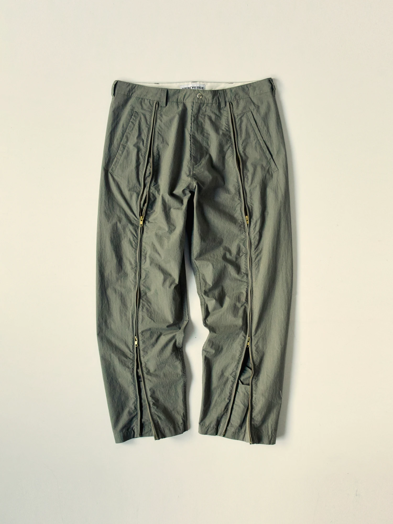 Брюки YESEYESEE CN Vertical Zip Pants Sage Green