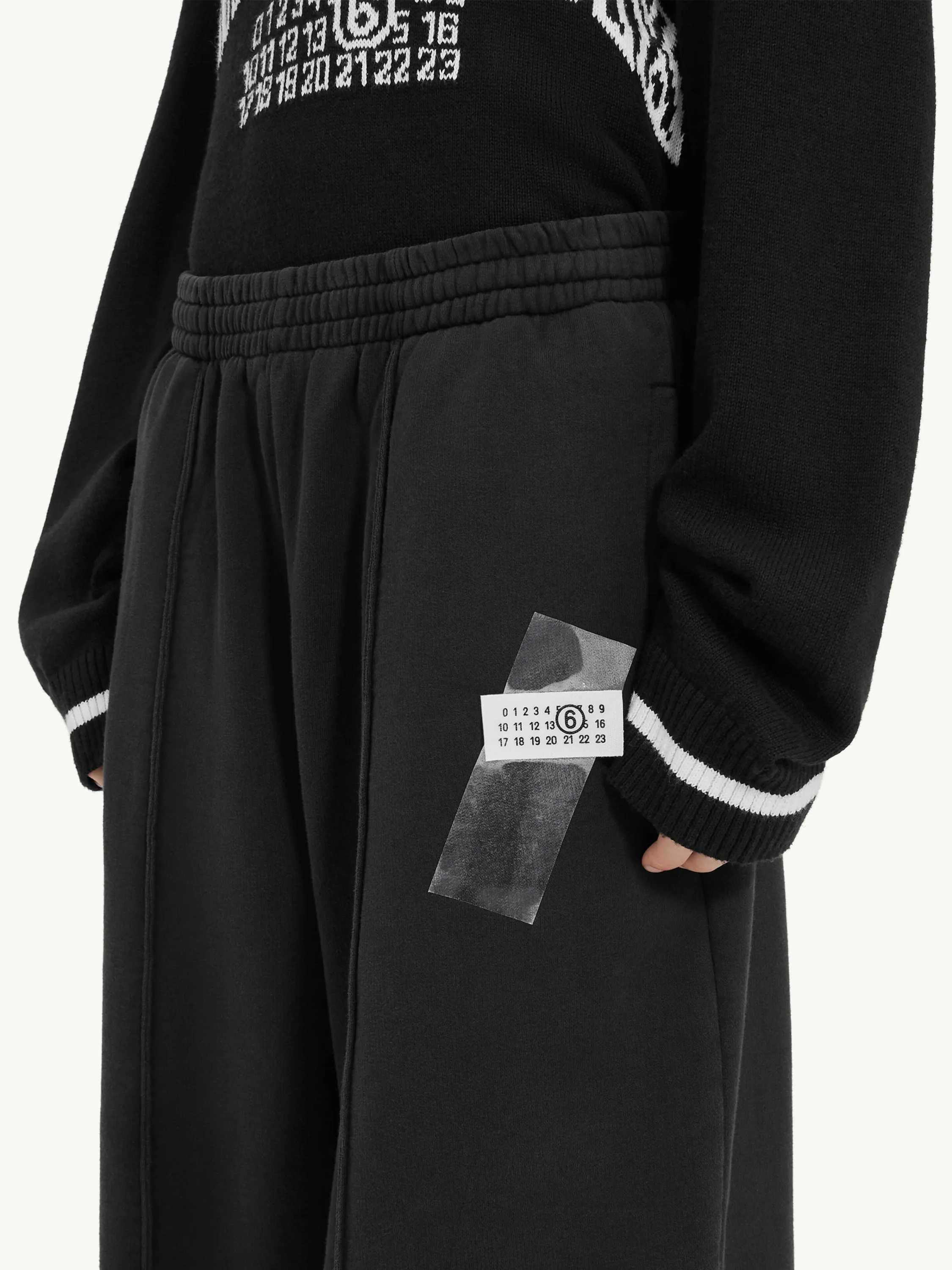 Женские брюки MM6 Maison Margiela Outside Stitch Black
