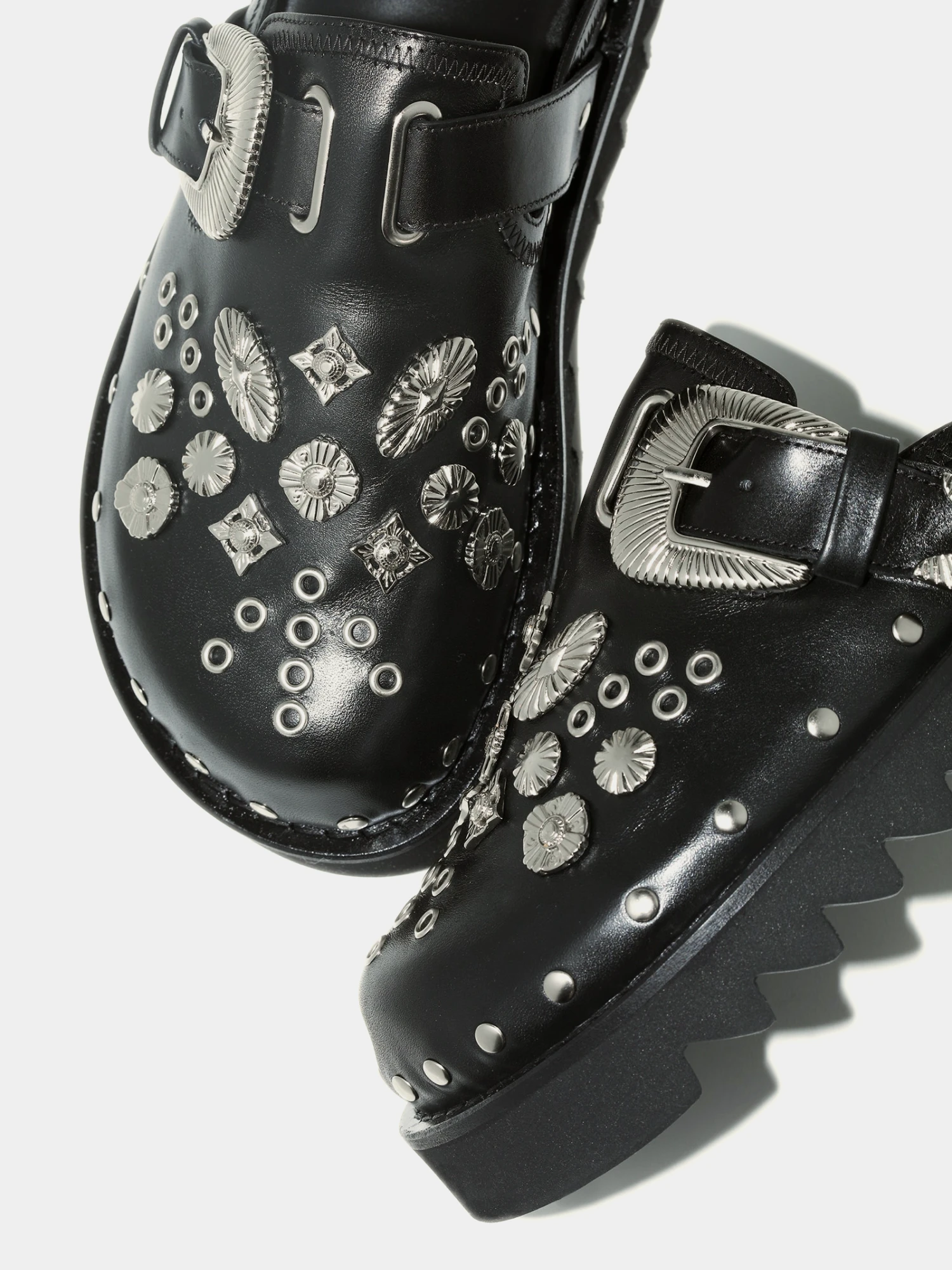 Cабо TOGA Eyelet Metal Leather Black