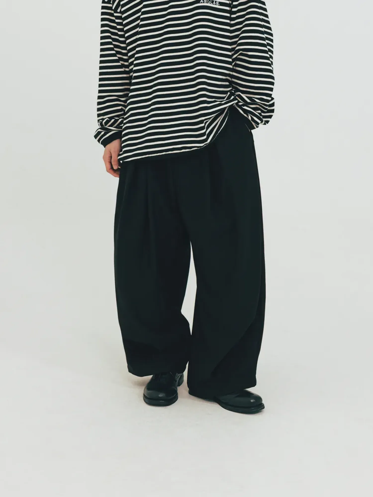 Брюки ANGLAN Valley Tuck Trousers Black