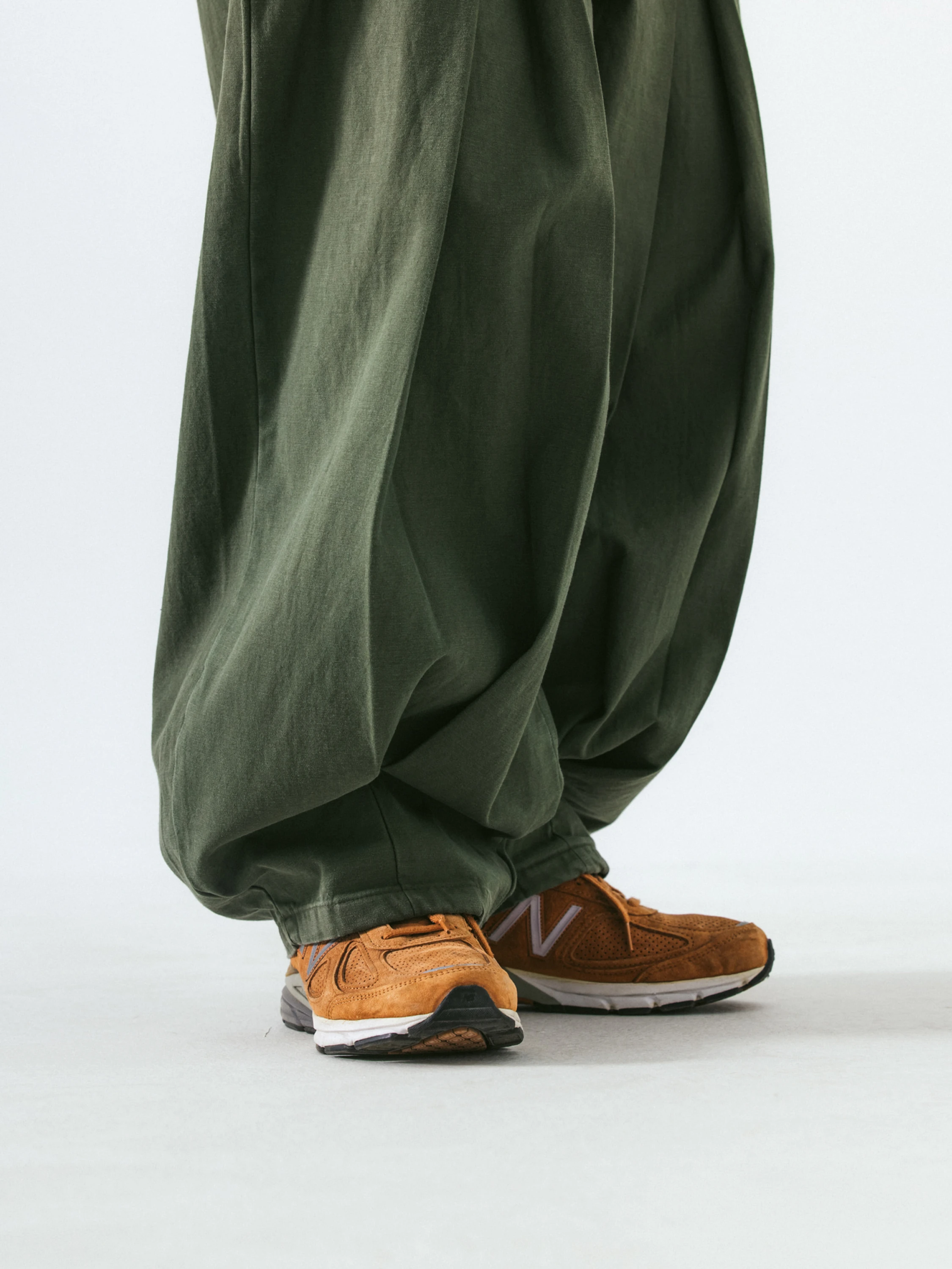 Брюки ANGLAN Long Tuck Wing Balloon Pants Khaki