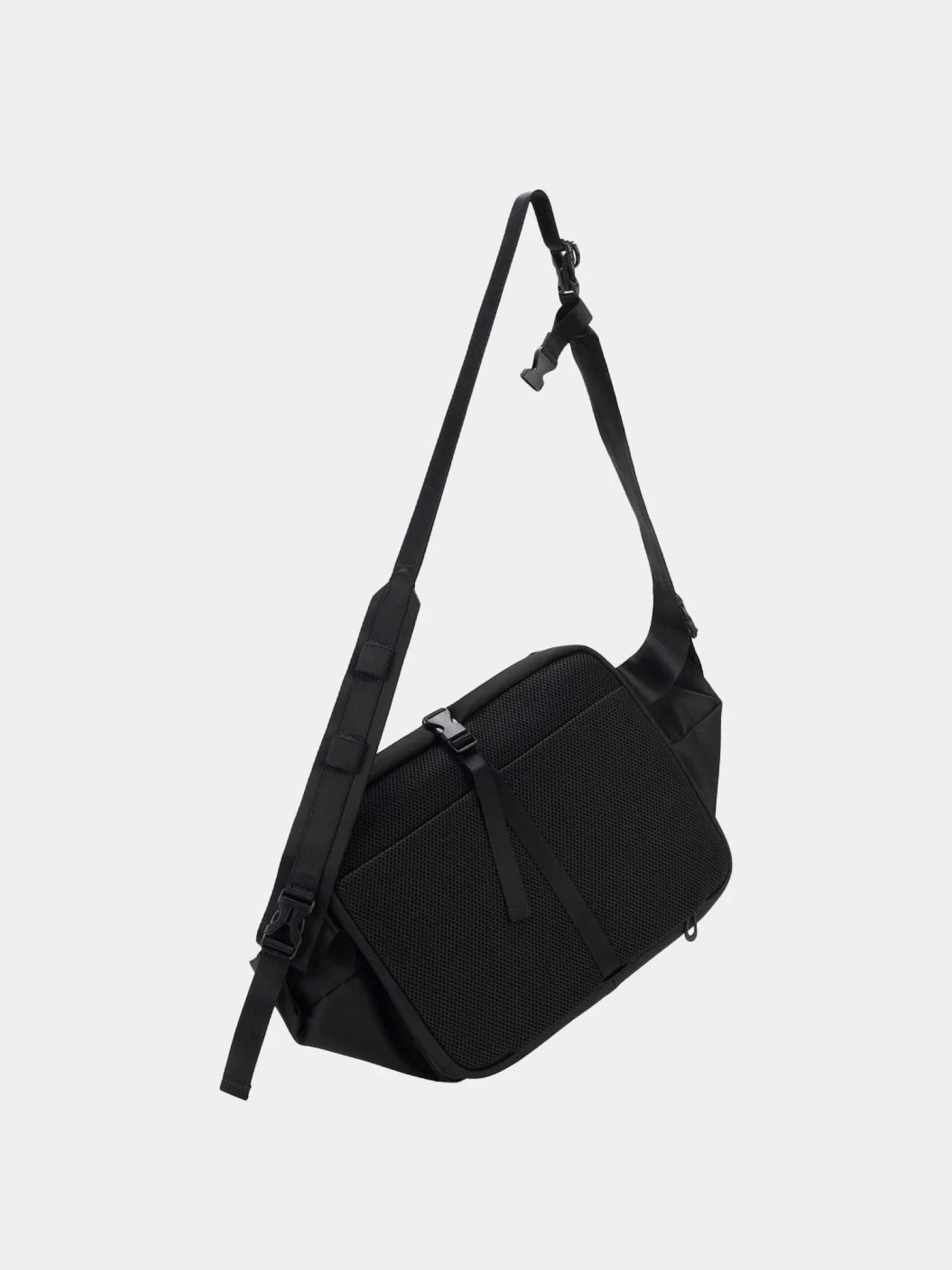 Сумка COTE&CIEL Satchel & Cross Body Isarau L Sleek Black