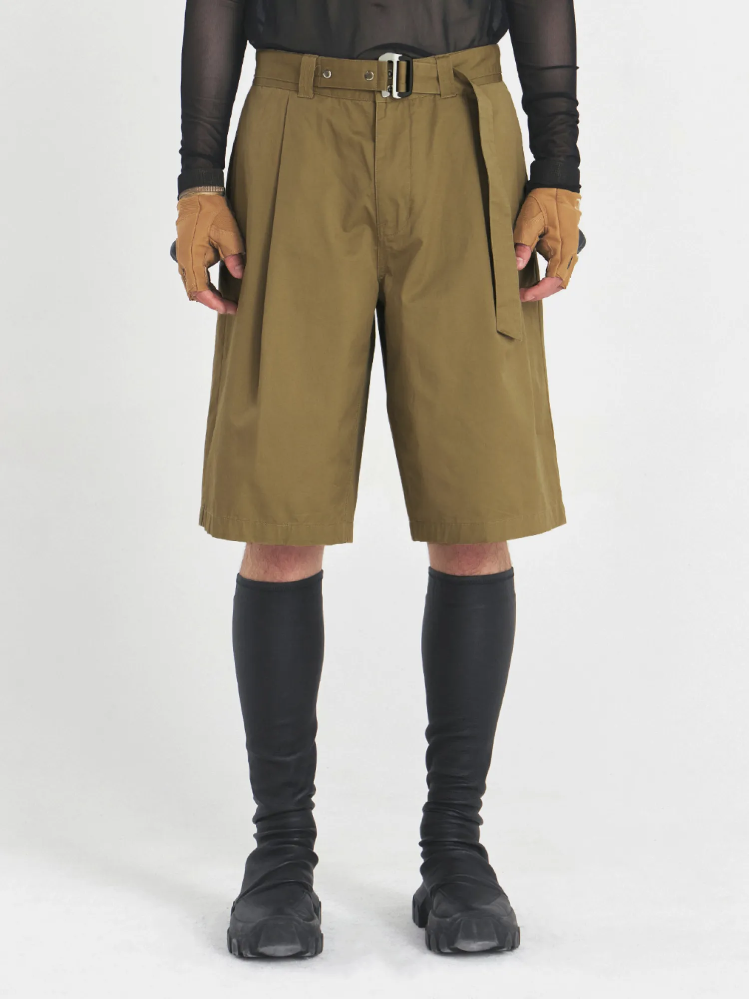 Шорты UNAFFECTED Belted One Tuck Beige