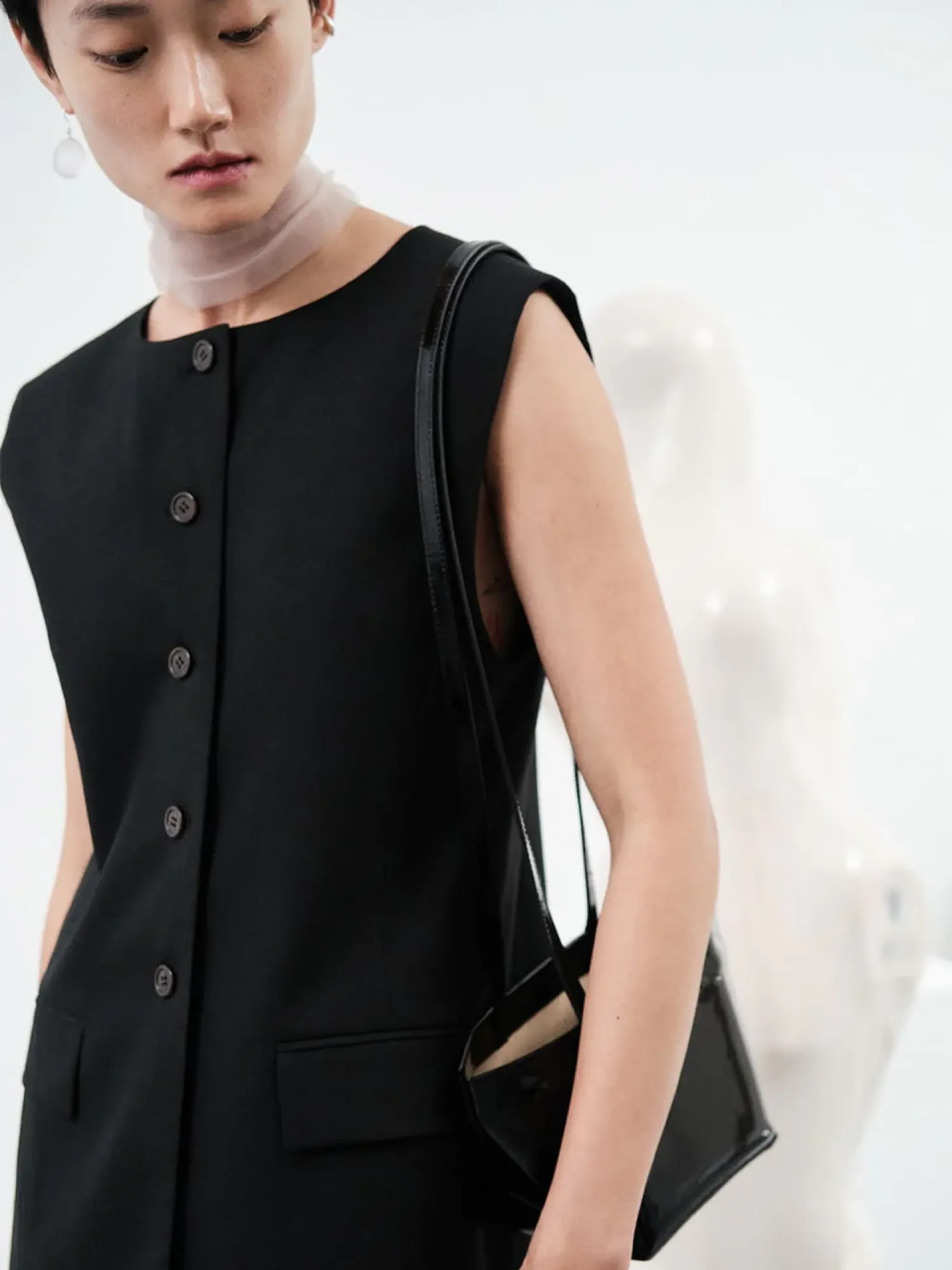 Женский жилет AMOMENTO Oversized Button Up Vest Black