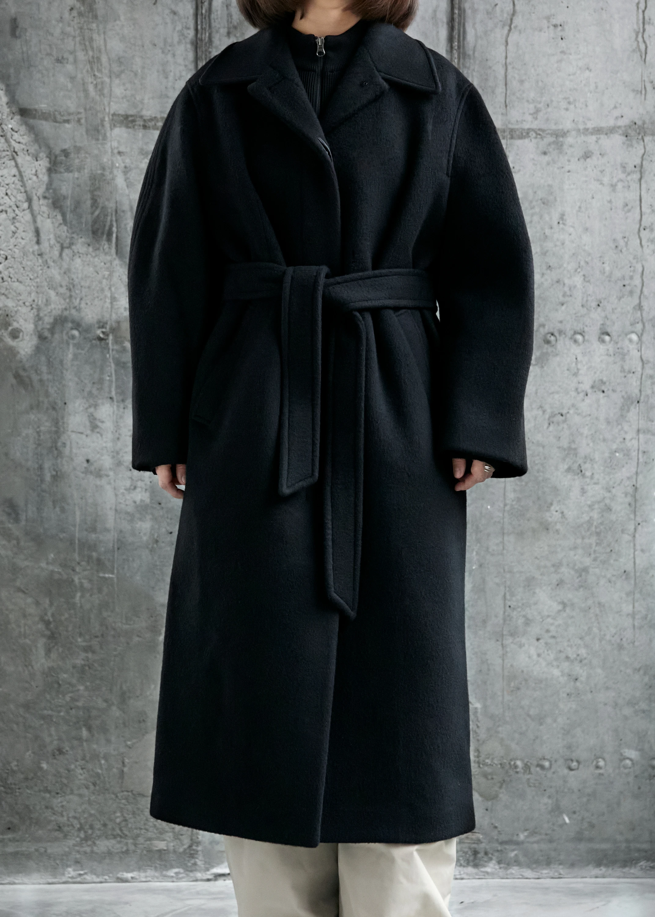 Женское пальто AMOMENTO Hourglass Long Coat Black