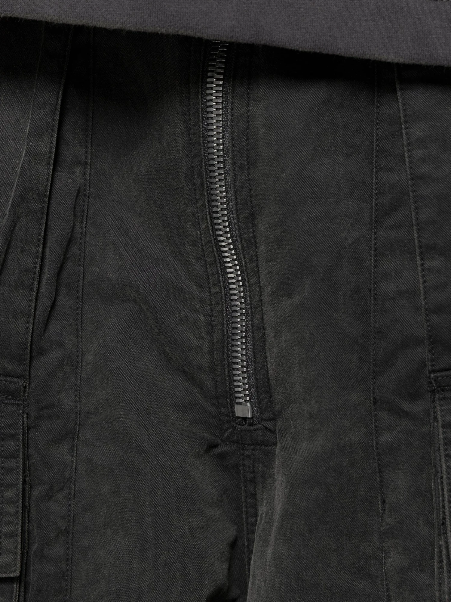 Шорты ARNODEFRANCE Rave Cargo Washed Black