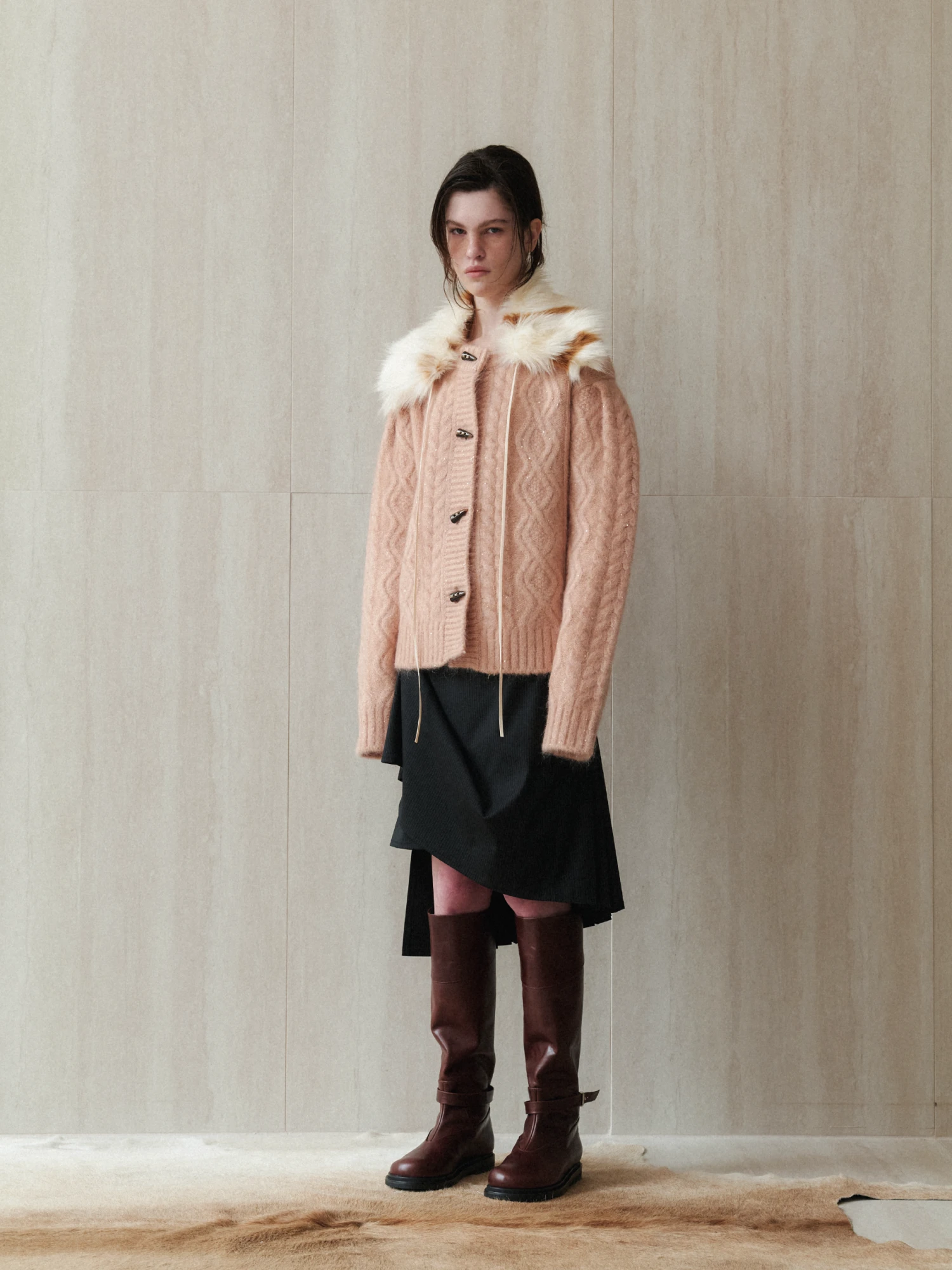 Шарф-воротник EPINGLER Collar Neck Cape Fur Spotted