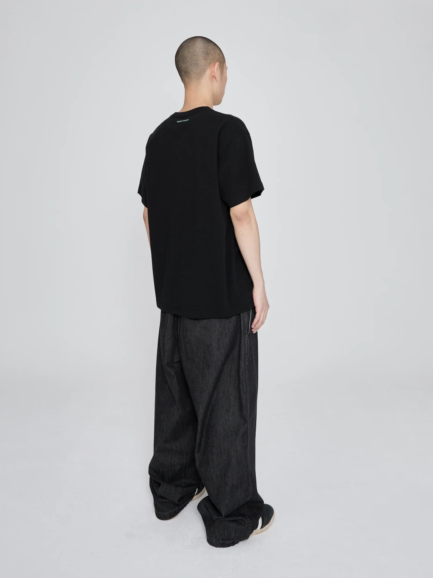 Футболка YESEYESEE Geometric Logo Tee Black