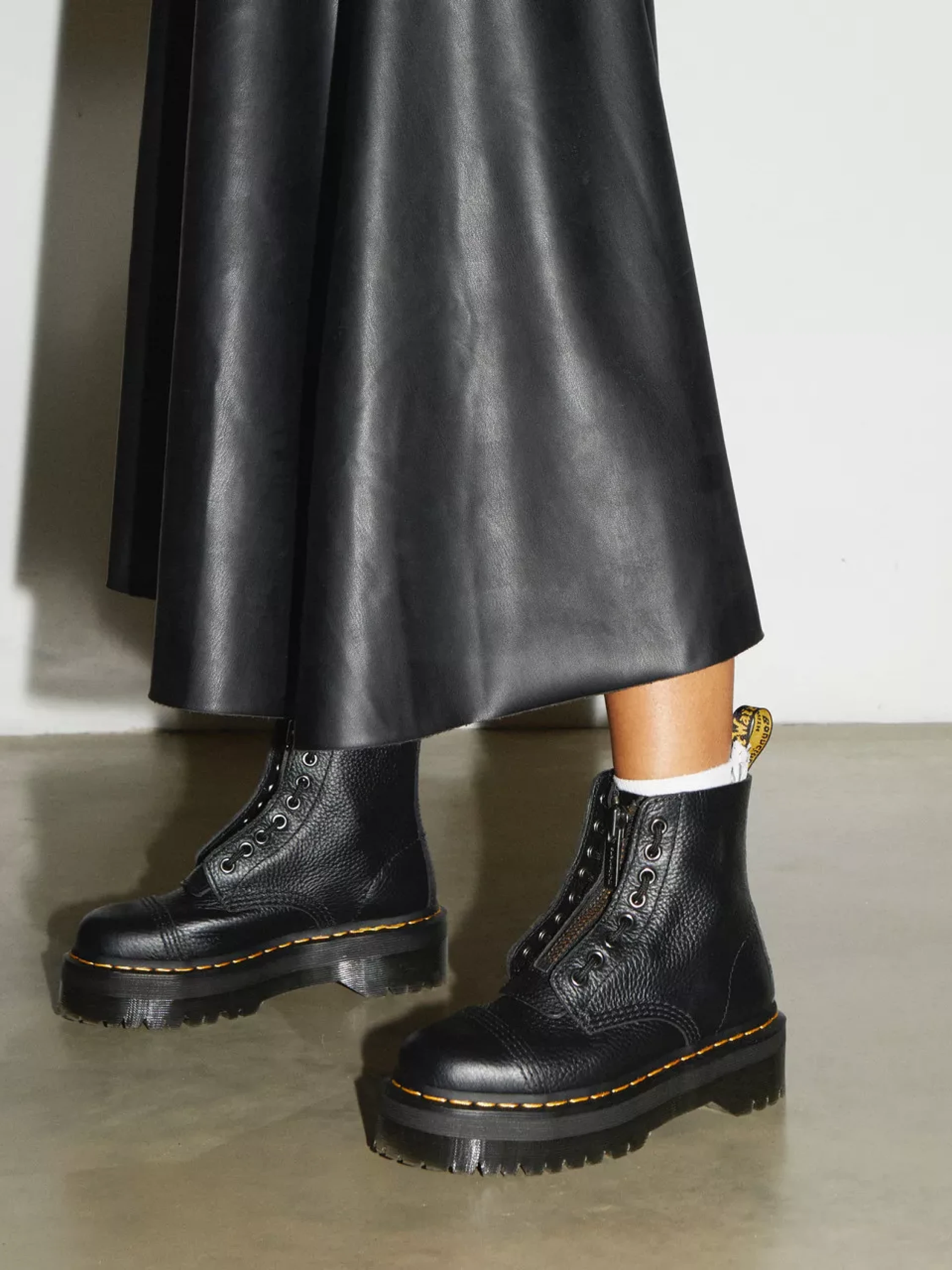 Женские ботинки Dr. Martens Sinclair Milled Black