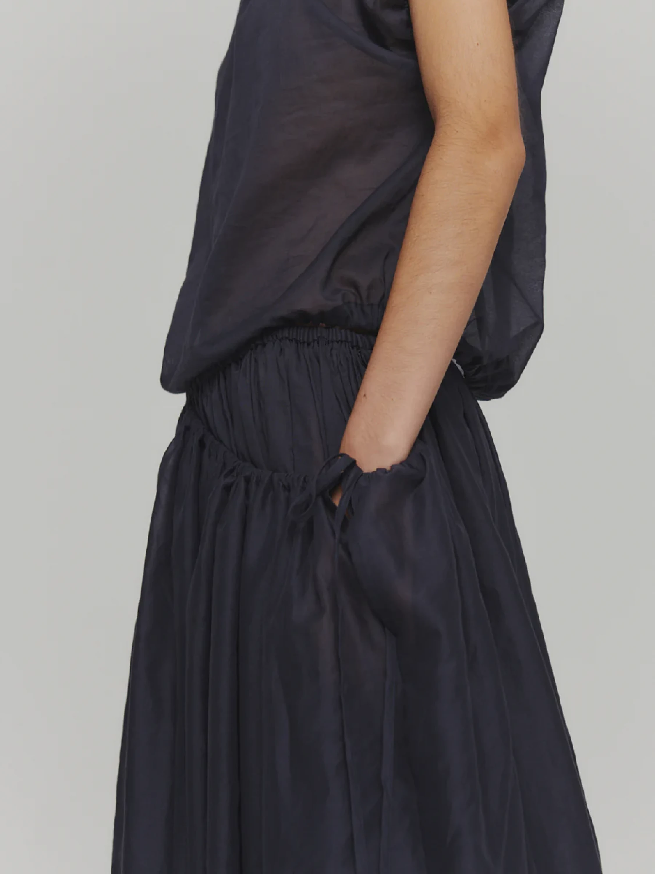 Женская юбка AMOMENTO Drawstring Sheer Shirring Skirt Navy