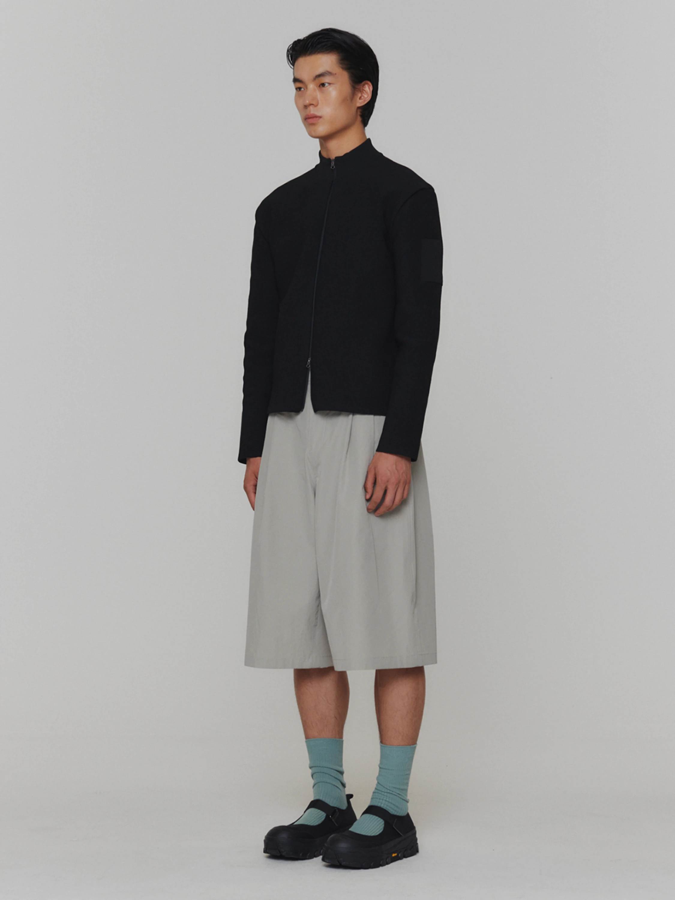 Шорты AMOMENTO Two Tuck Wide Shorts Grey Beige
