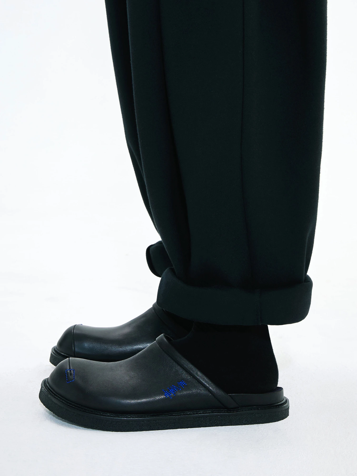 Сабо ADERERROR Curve; Sabot 02 Black