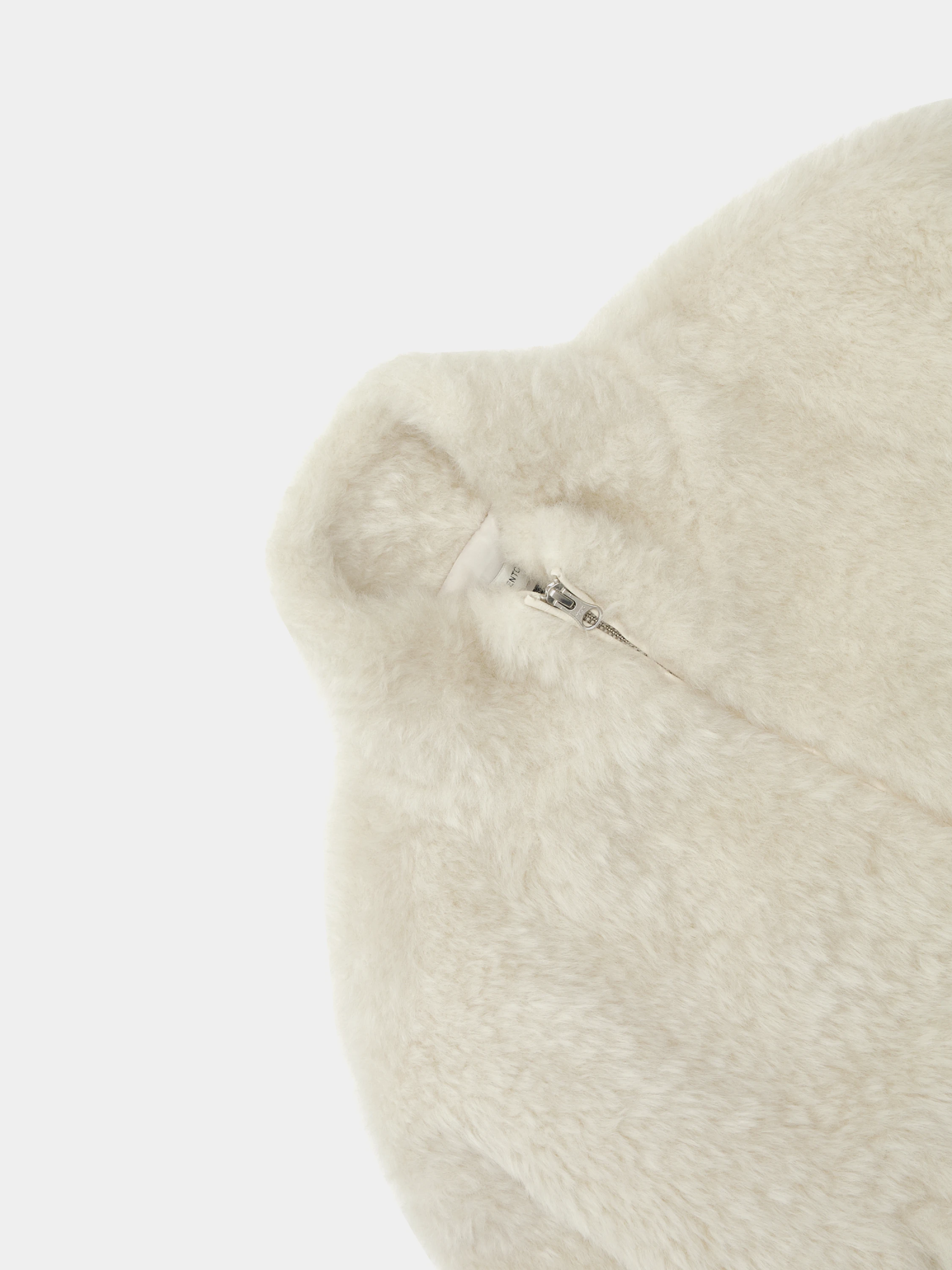 Женская флисовая куртка AMOMENTO Hairy Fur Blouson Ivory