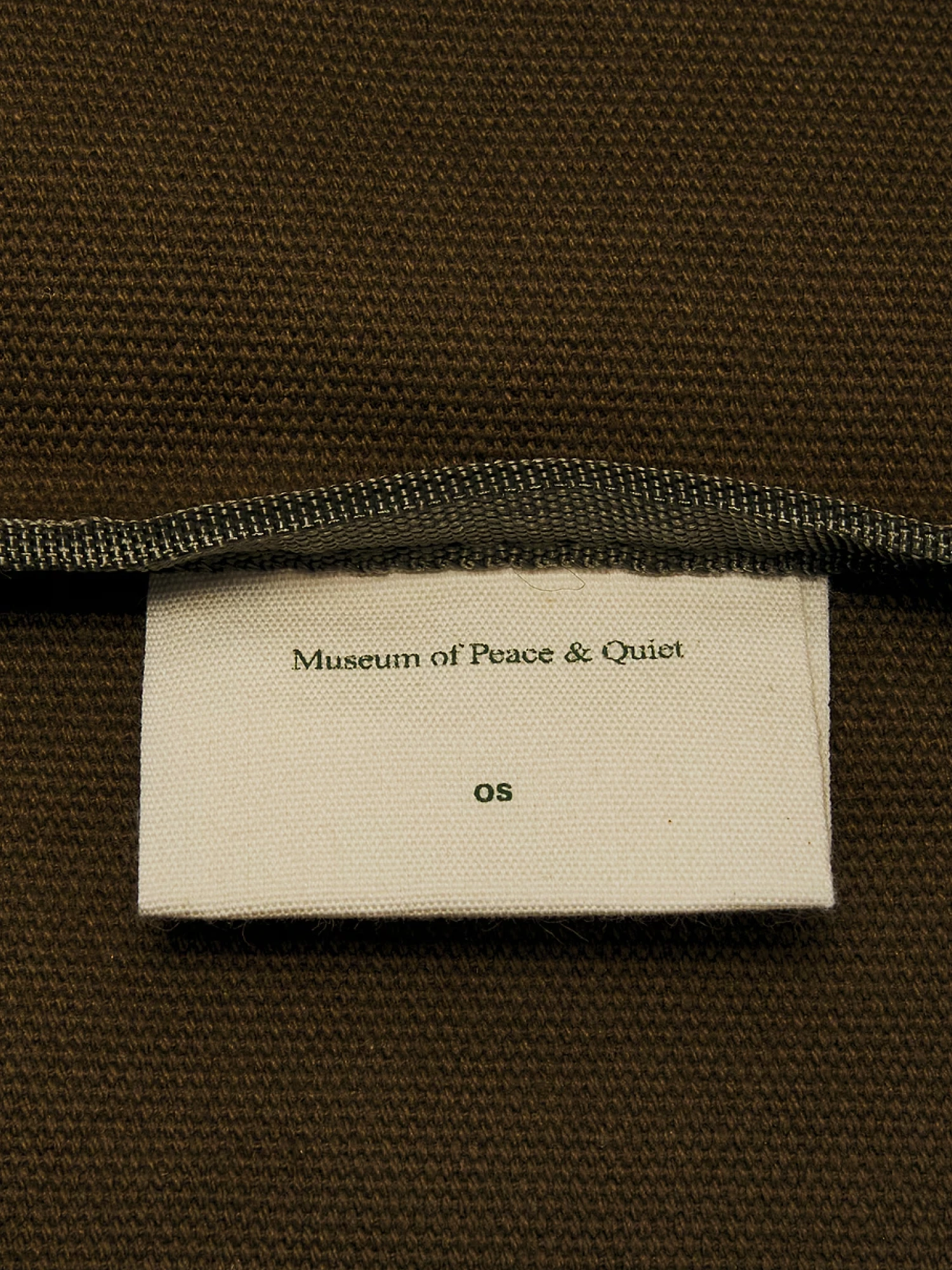 Тоут MUSEUM OF PEACE & QUIET Wordmark Distressed Coffee