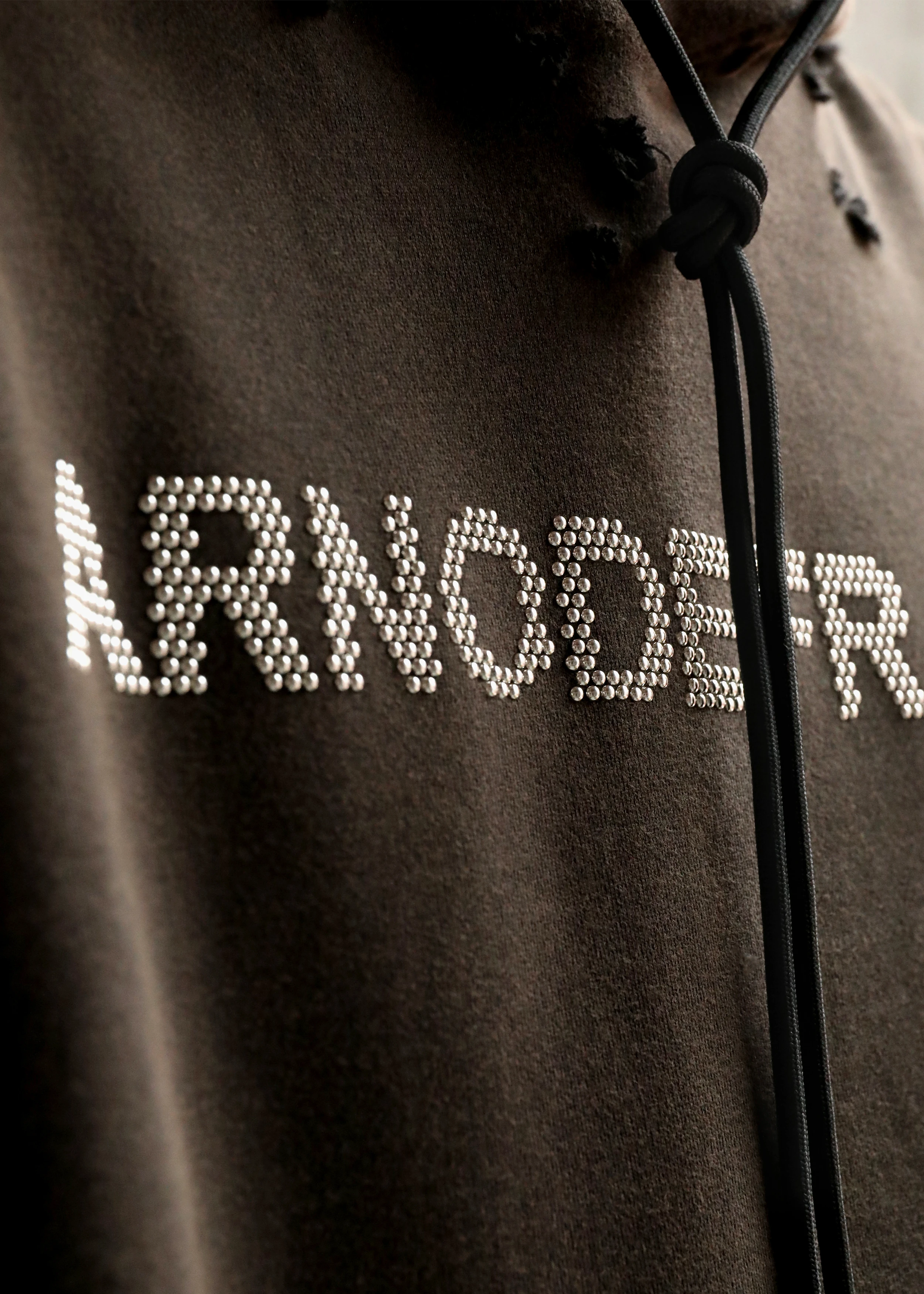 Худи ARNODEFRANCE Mega 'ARNODEFRANCE STUDS' Brown
