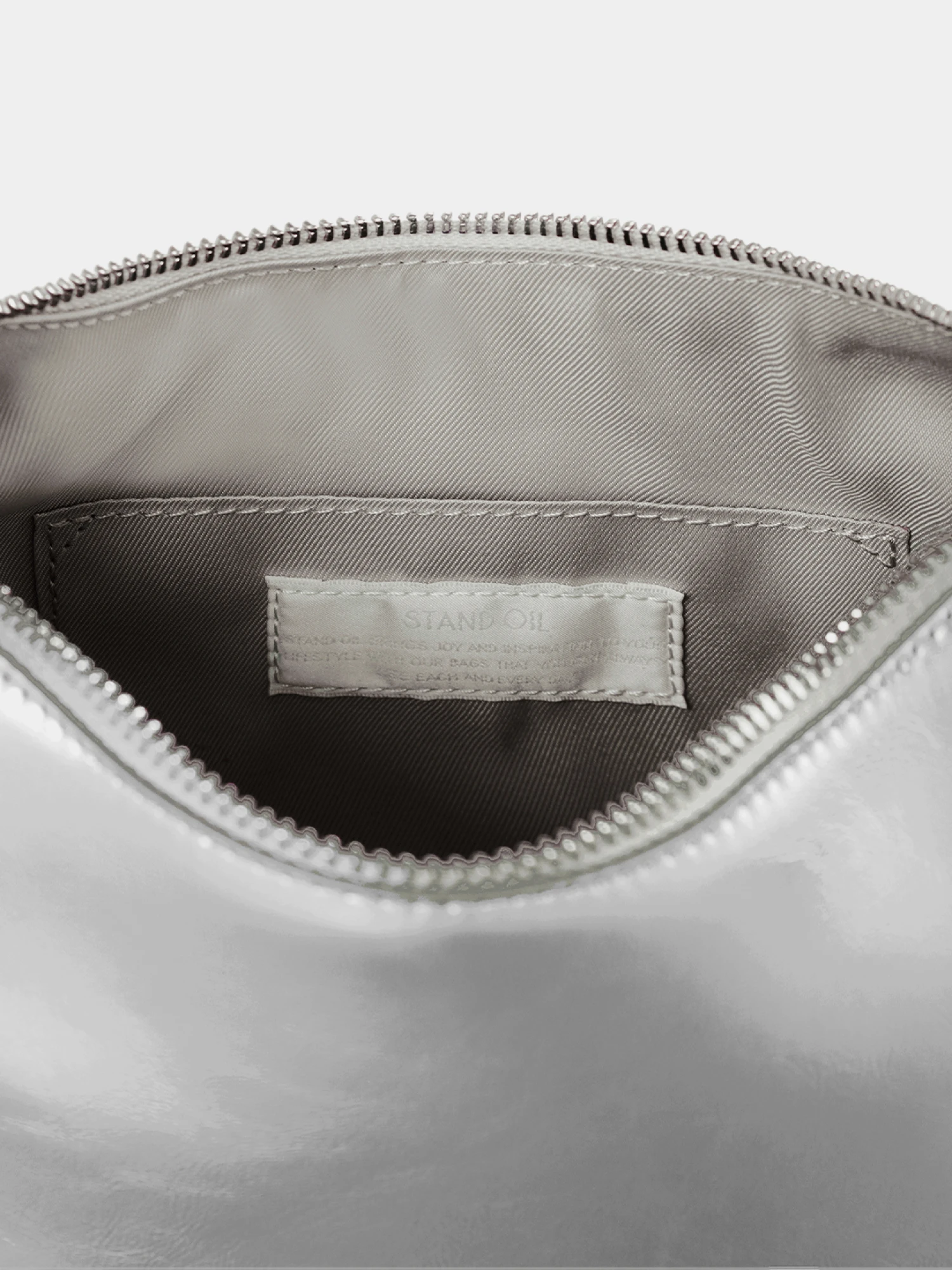 Женская сумка STAND OIL Plump Bag Silver