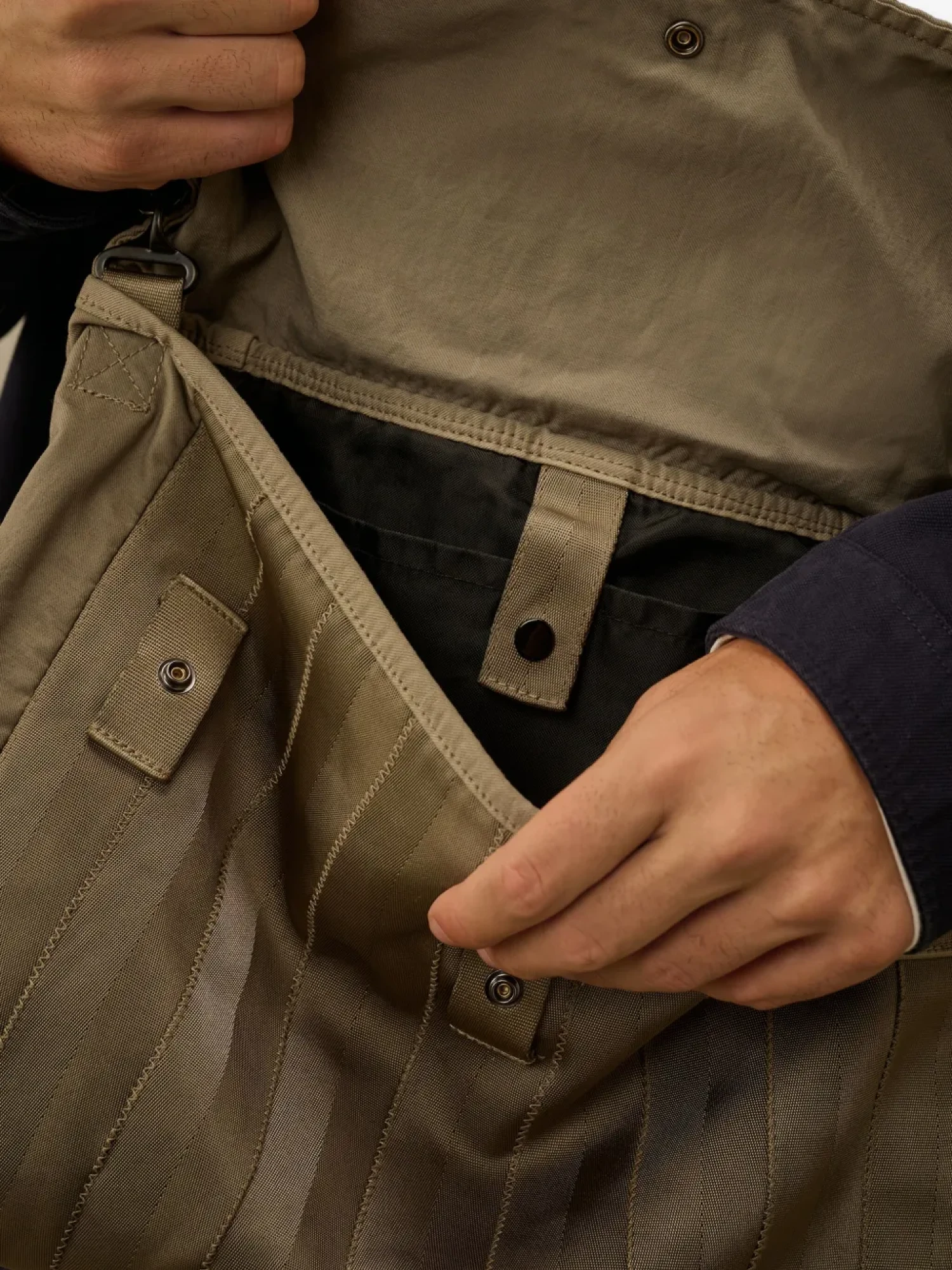 Сумка C.P. Company Herringbone Shoulder Fallen Rock
