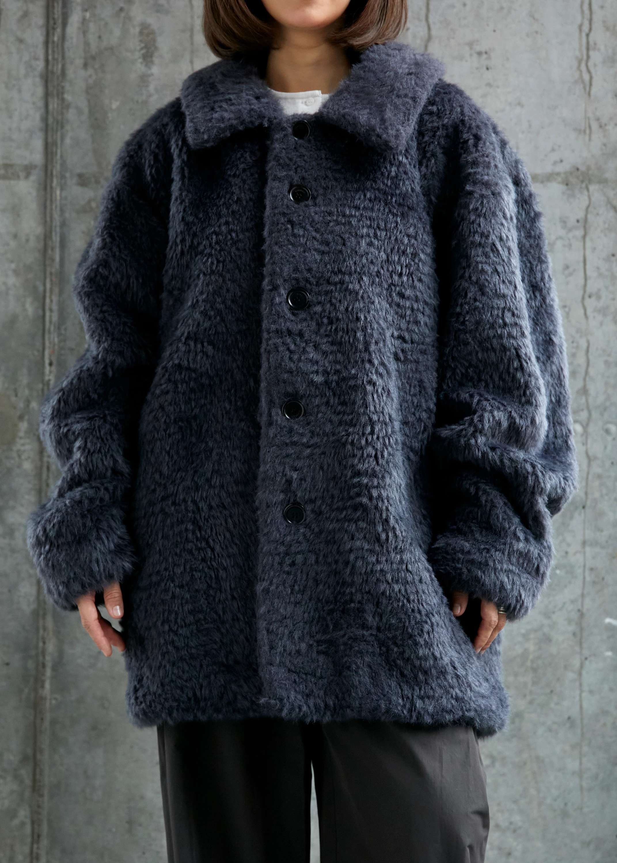 Флисовая куртка AMOMENTO Fur Mid Coat Charcoal