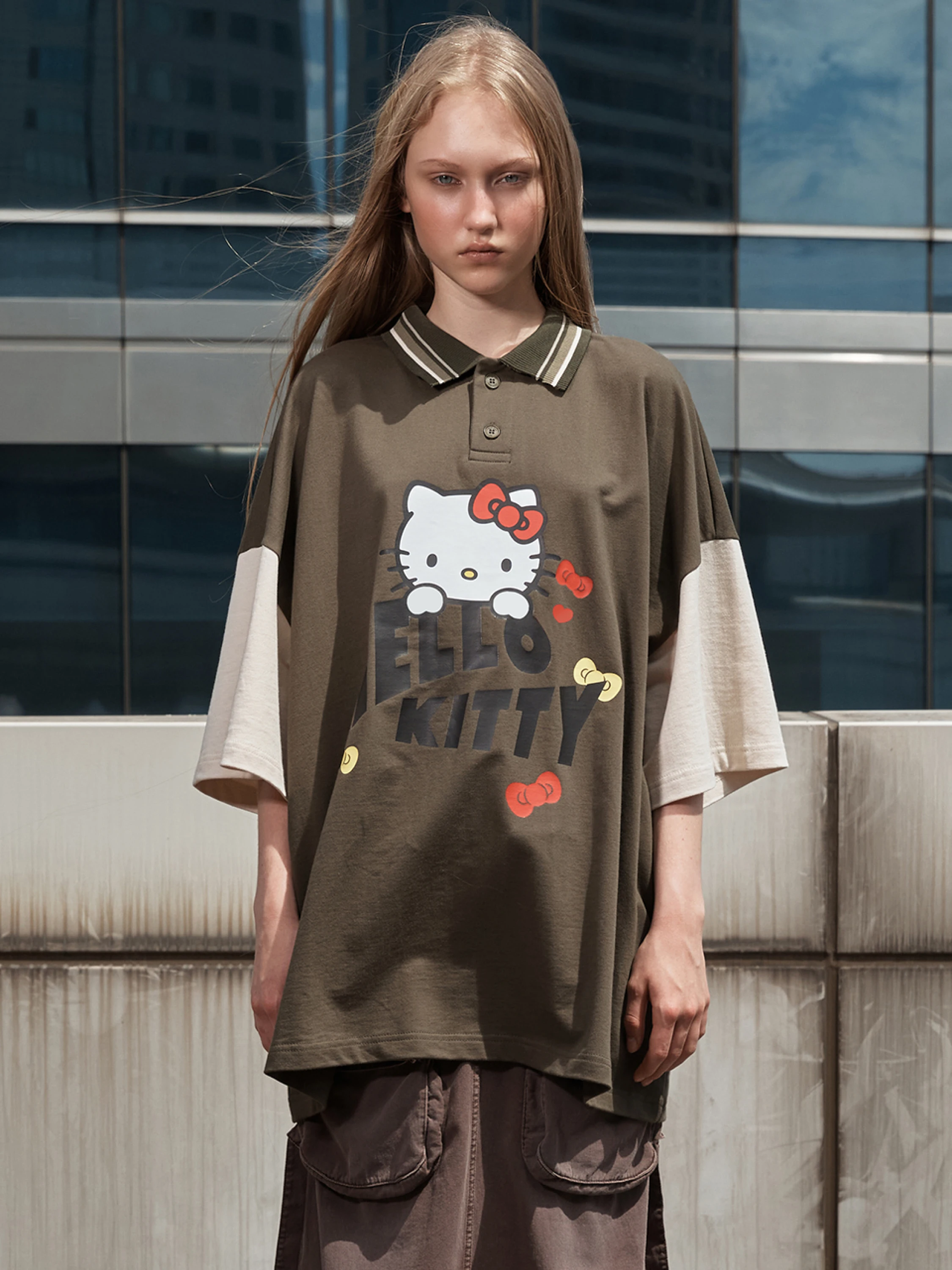 Футболка OPEN YY Hello Kitty x YY Collared T-Shirt Khaki