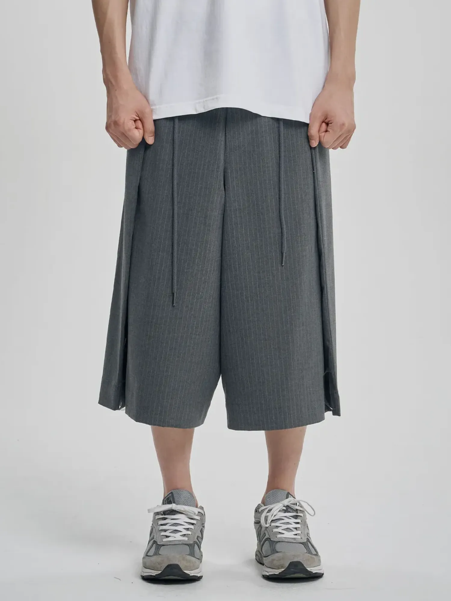 Шорты AJOBYAJO One Tuck Stripe Bermuda Grey
