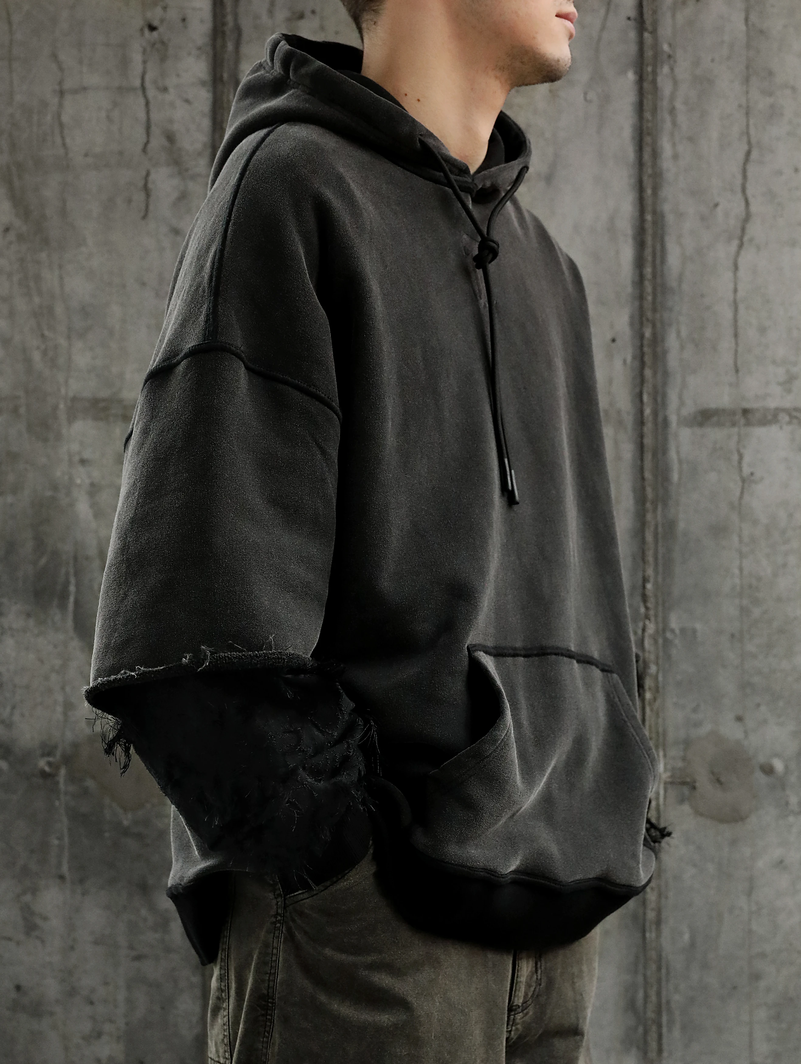 Худи ARNODEFRANCE Distressed Sleeves Vintage Black