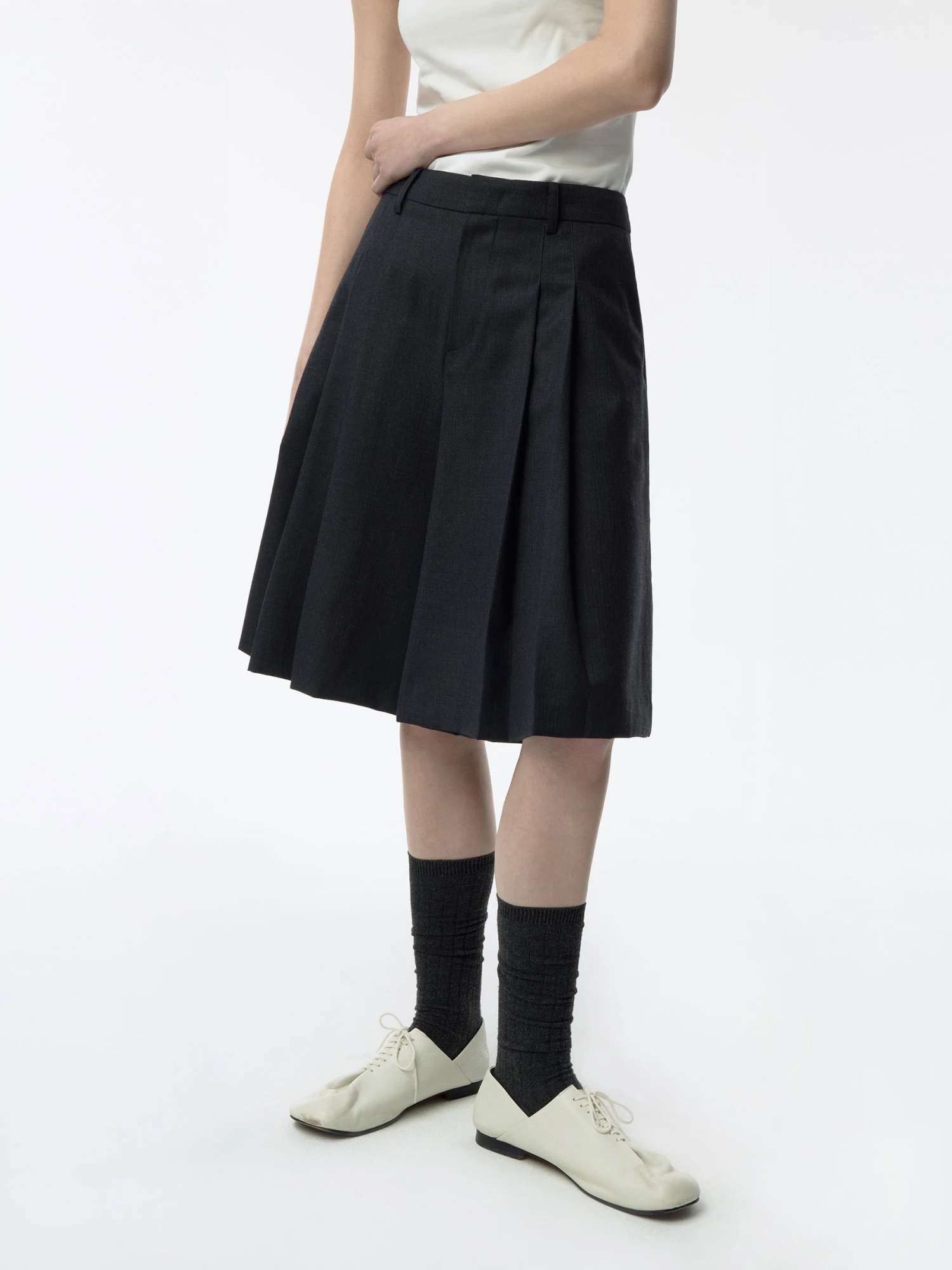 Шорты ADERERROR Sig; BK Tag 02 Grey