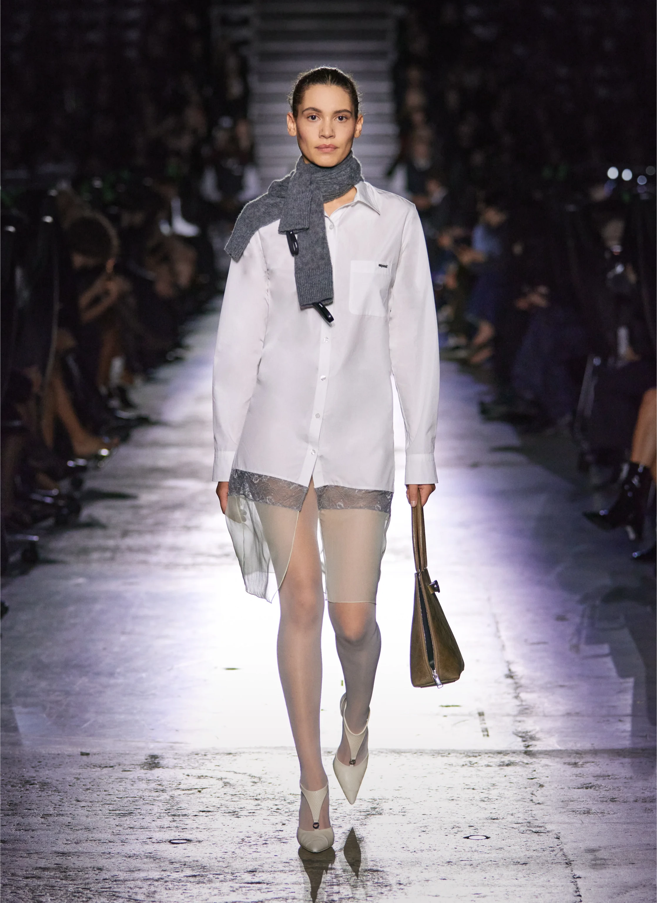 Игры-мультиплееры и стрим показа: Coperni посвящают FW’25 золотой эпохе интернета