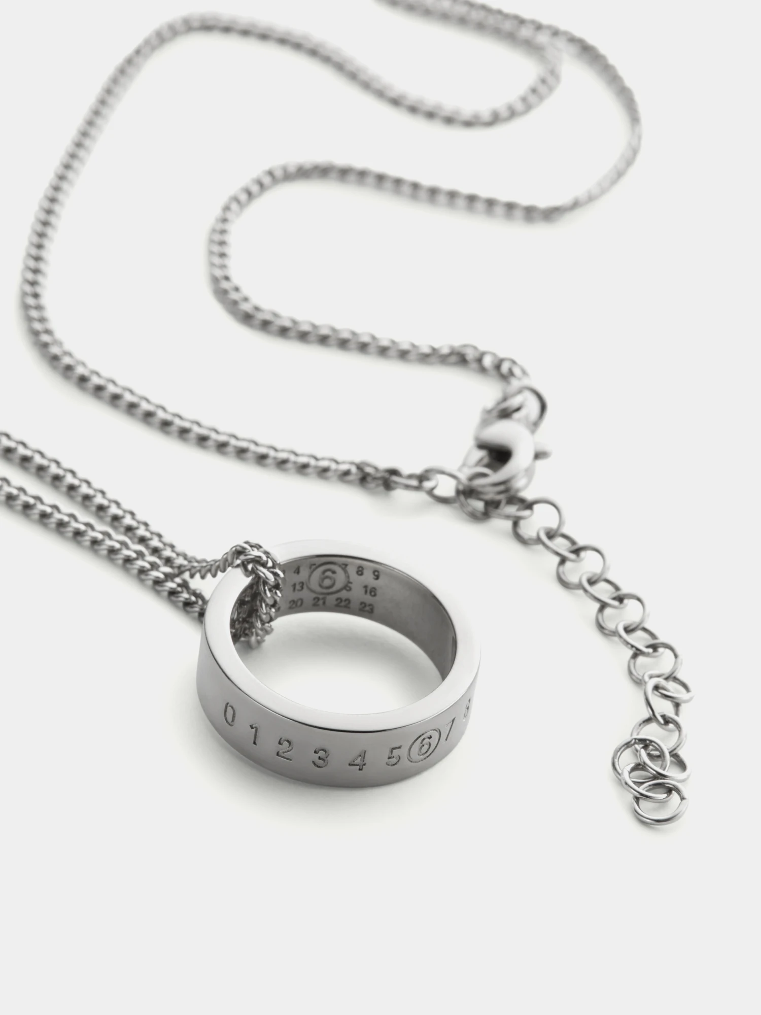 Ожерелье MM6 Maison Margiela Numeric Pendant