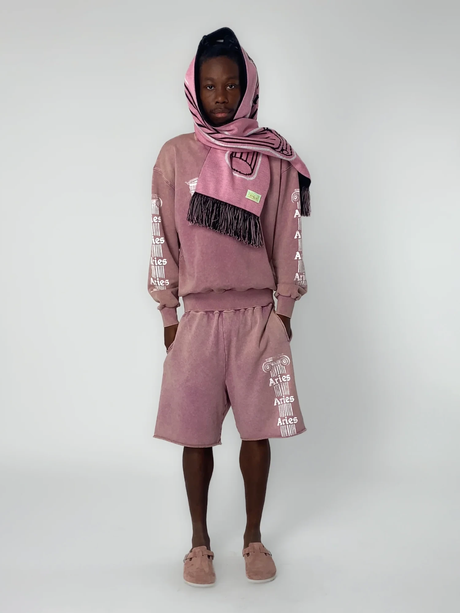 Шорты ARIES Aged Ancient Column Sweatshort Pink