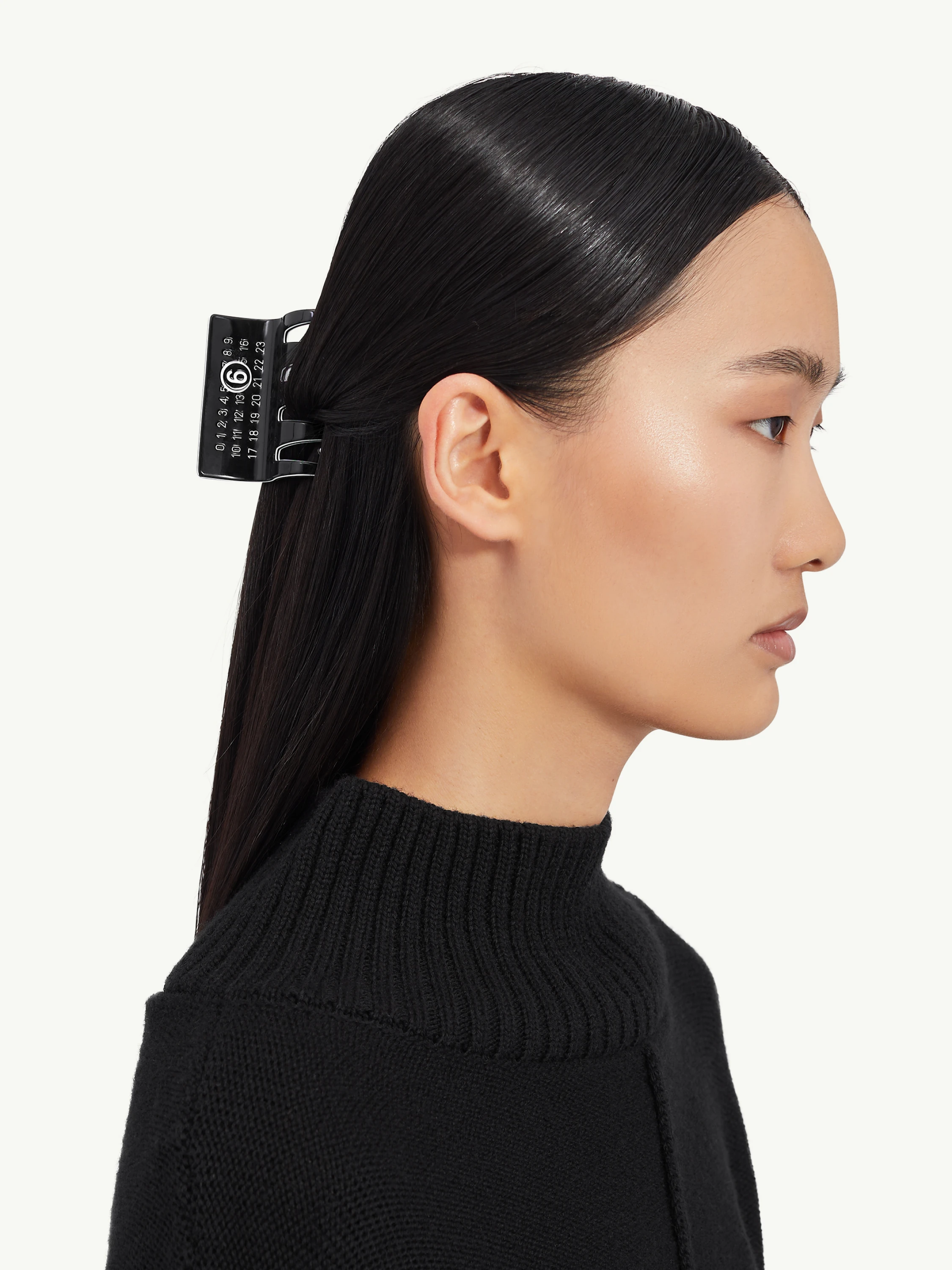 Заколка для волос MM6 Maison Margiela Numeric Clip Black