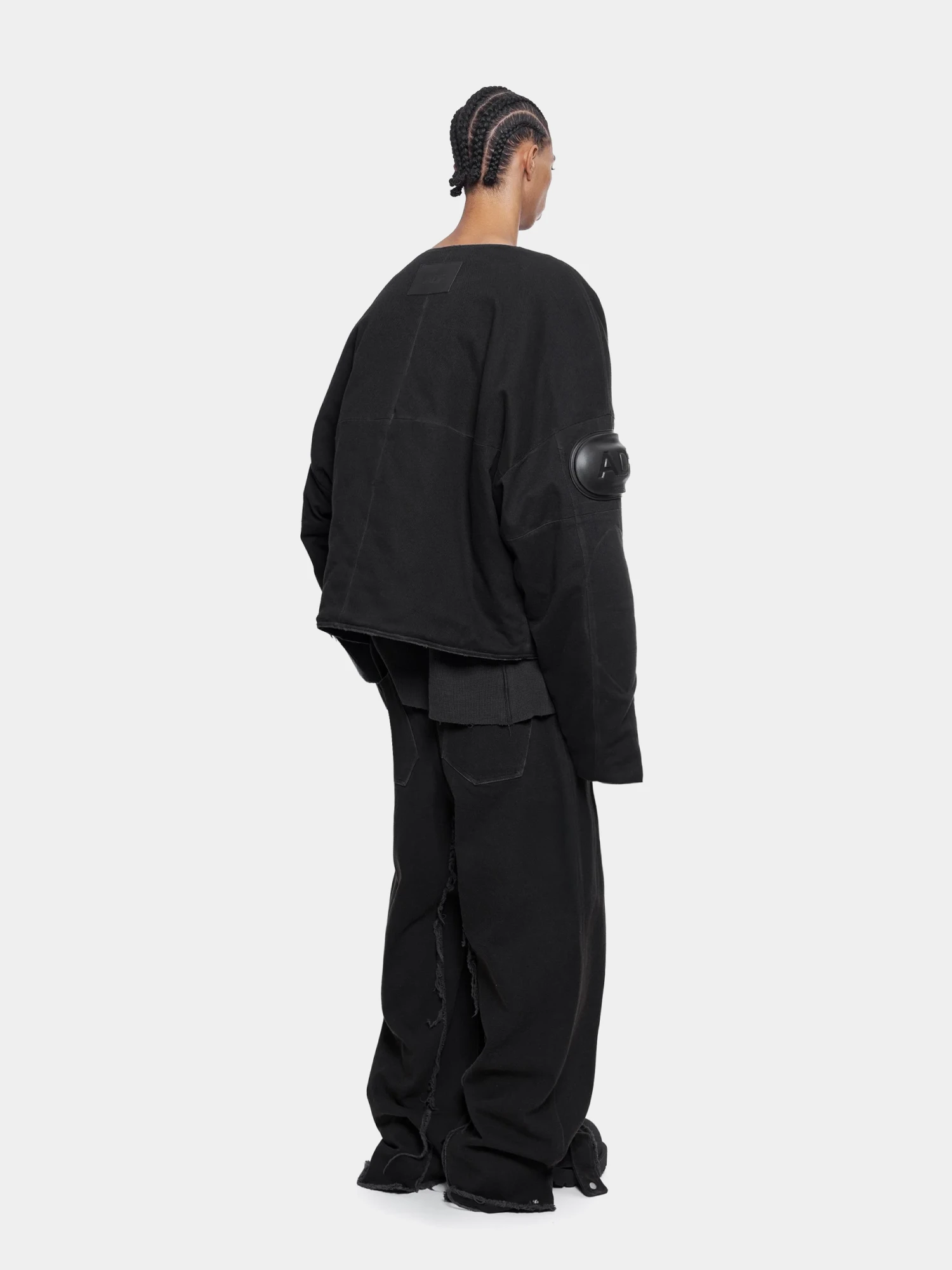 Джинсы ARNODEFRANCE Raw Edge Baggy Washed Black