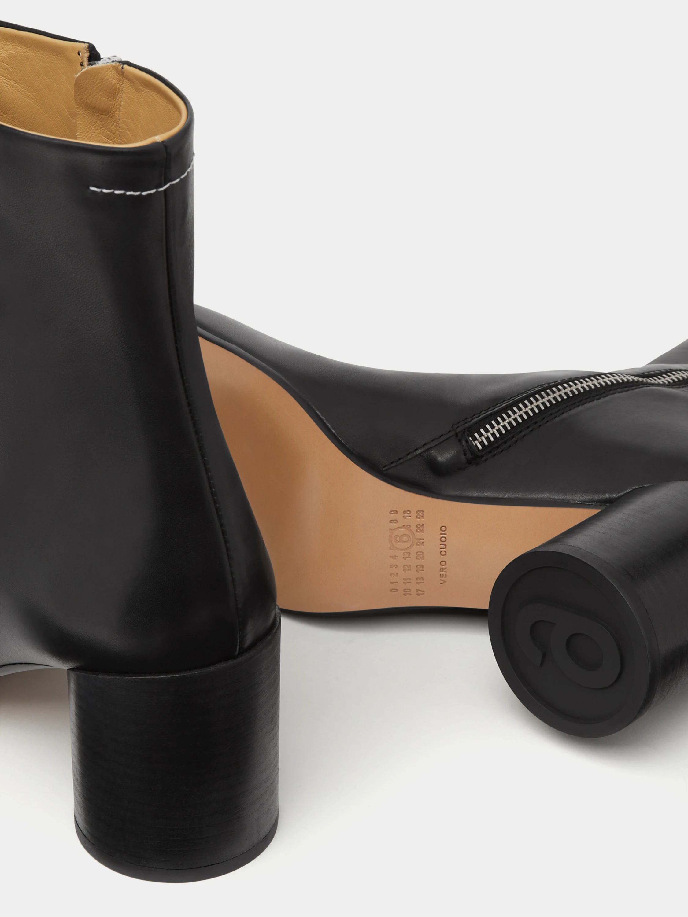 Женские ботинки MM6 Maison Margiela Stitch-Out Leather Ankle Boots