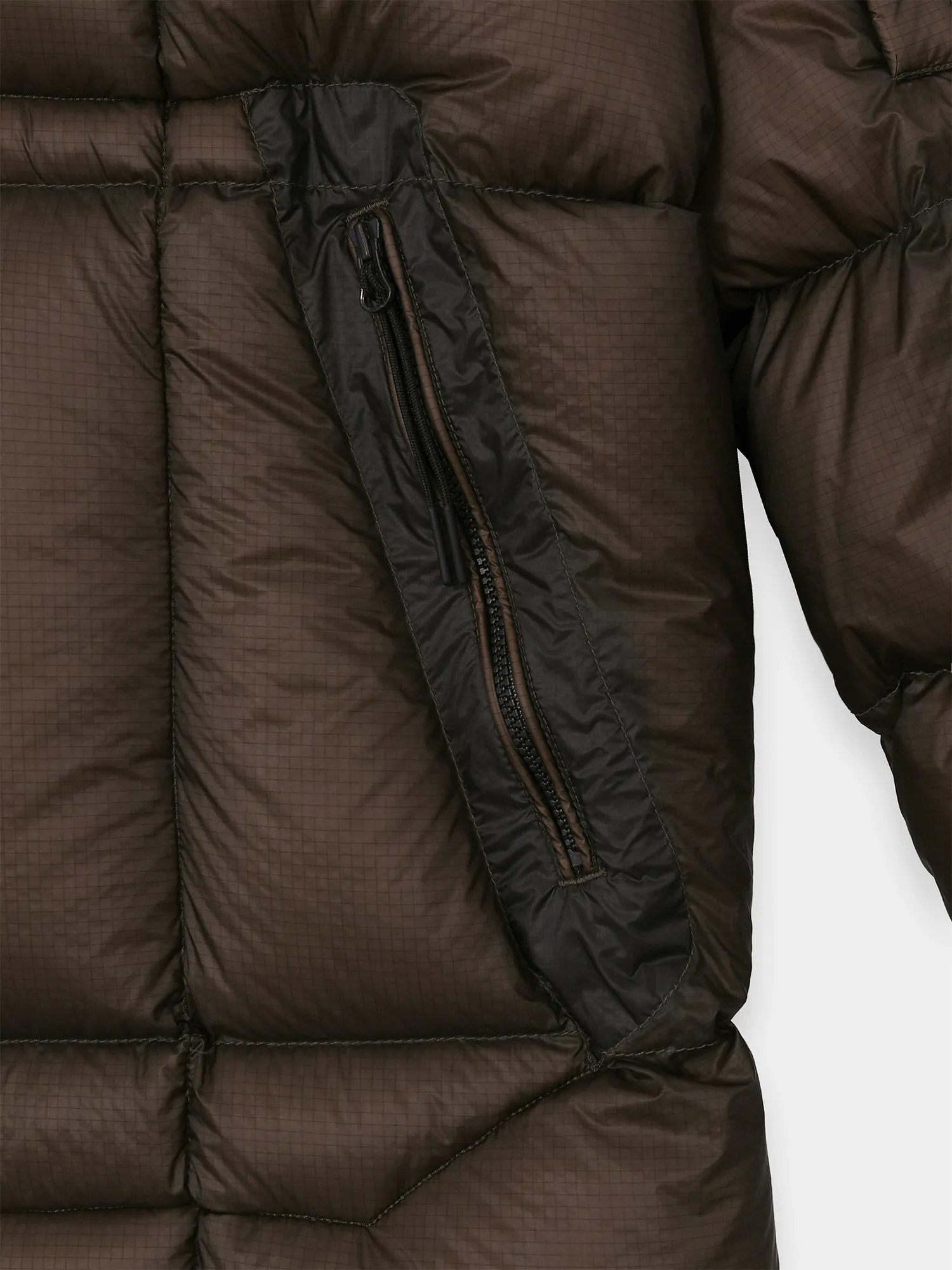 Пуховик C.P. Company D.D. Shell Hooded Medium Down Grape Leaf