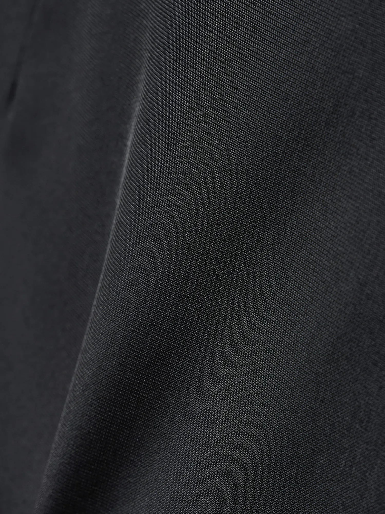 Женская юбка AMOMENTO Curved Silhouette Black