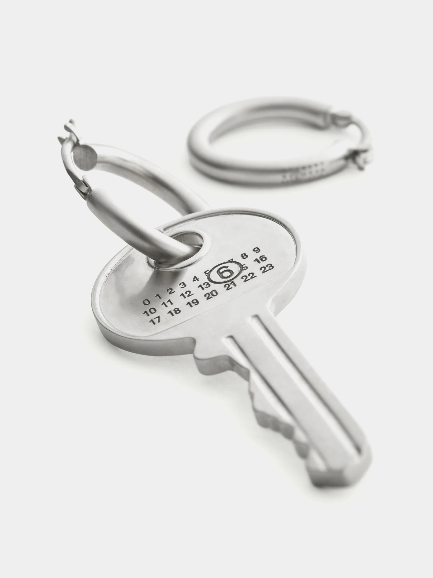 Серьги MM6 Maison Margiela Key Earrings