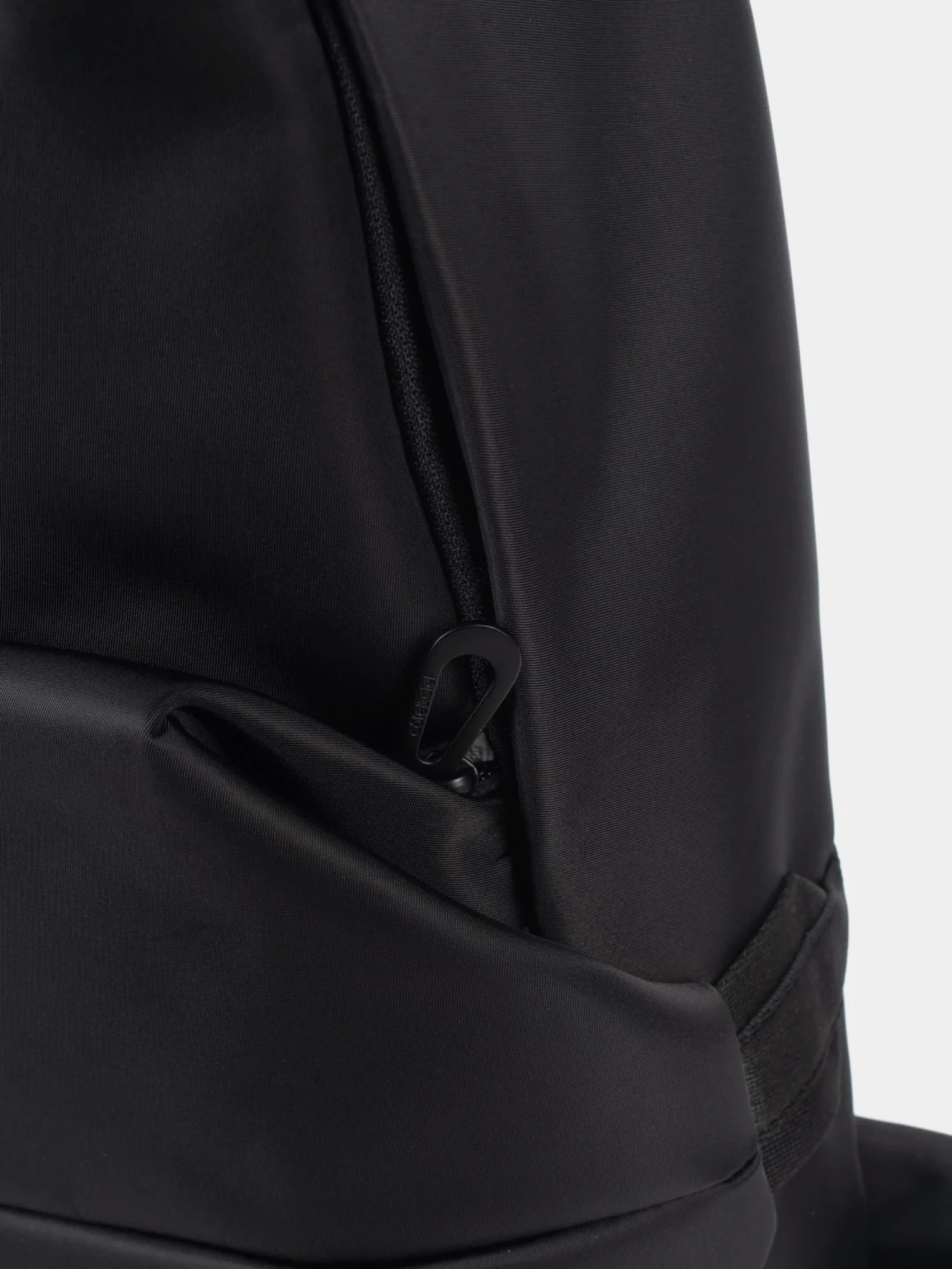Рюкзак COTE&CIEL Sava M Sleek Nylon Black