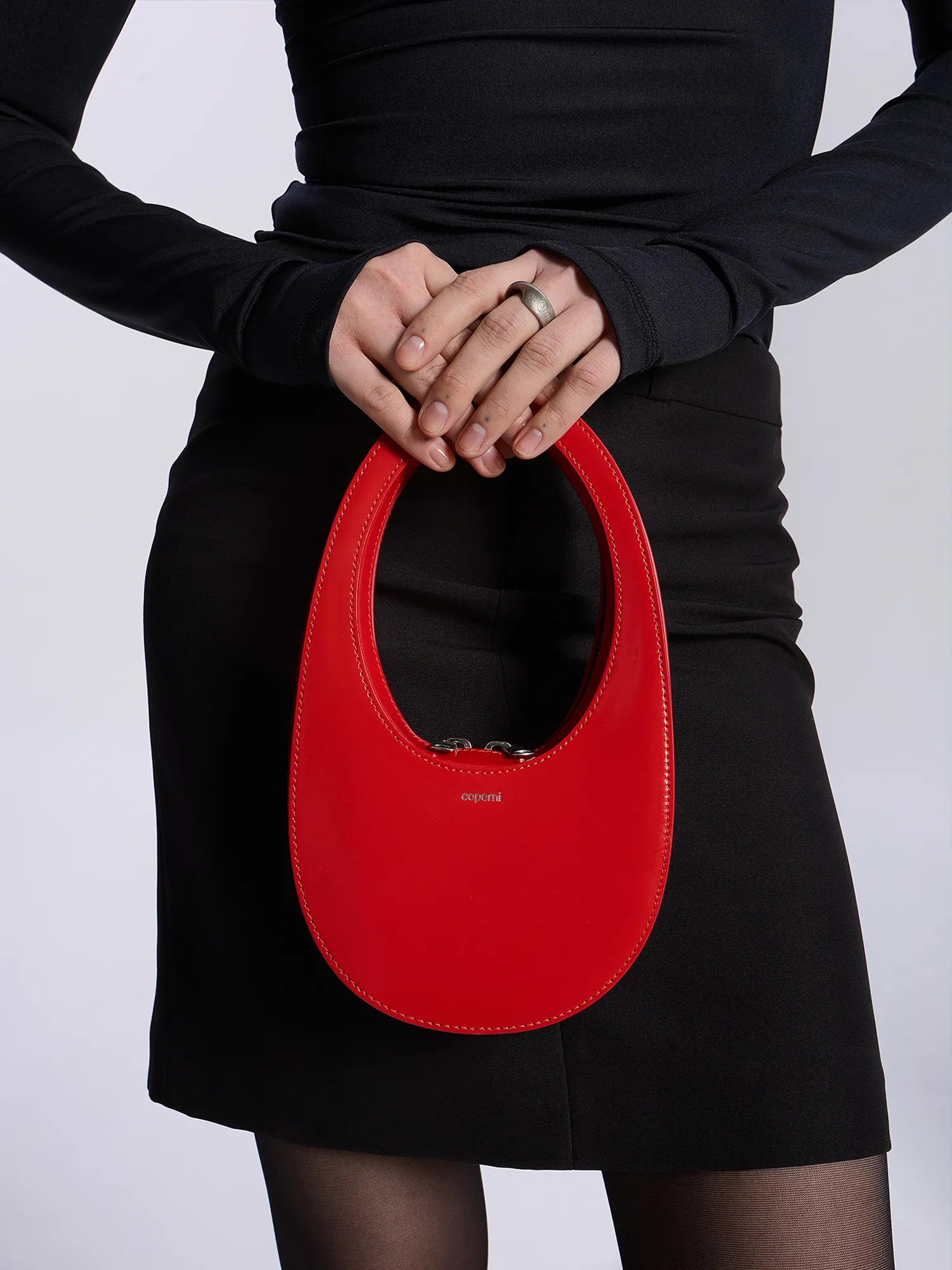 Сумка Coperni Gloss Mini Swipe Red