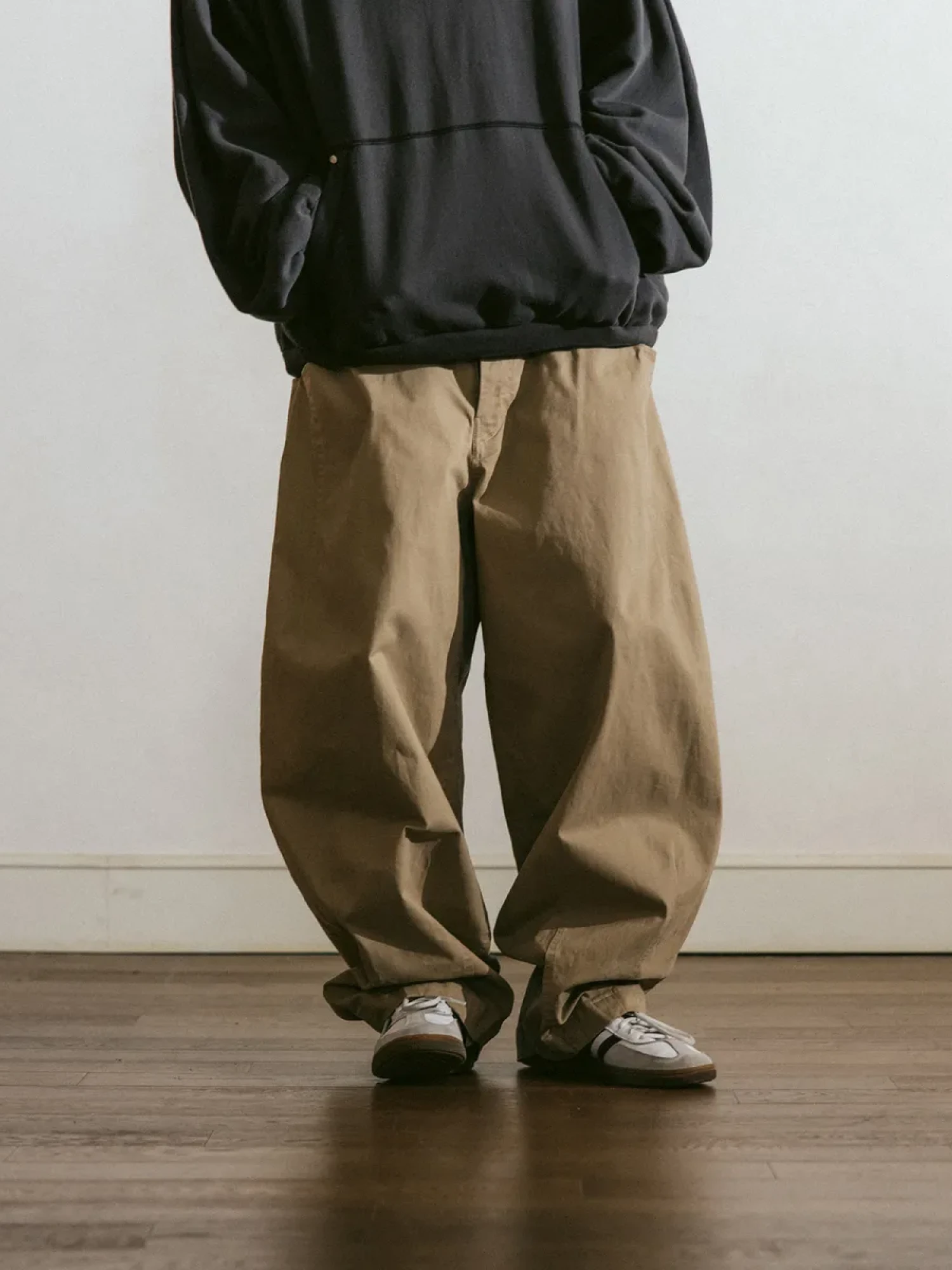 Брюки ANGLAN Pit Pocket Dart Chino Balloon Beige