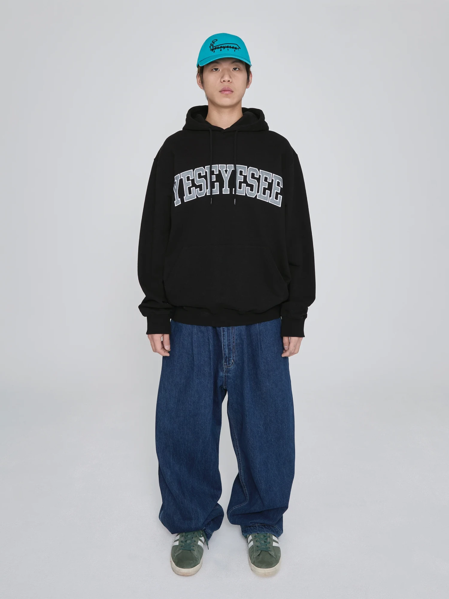 Худи YESEYESEE Arch Logo Hoodie Black