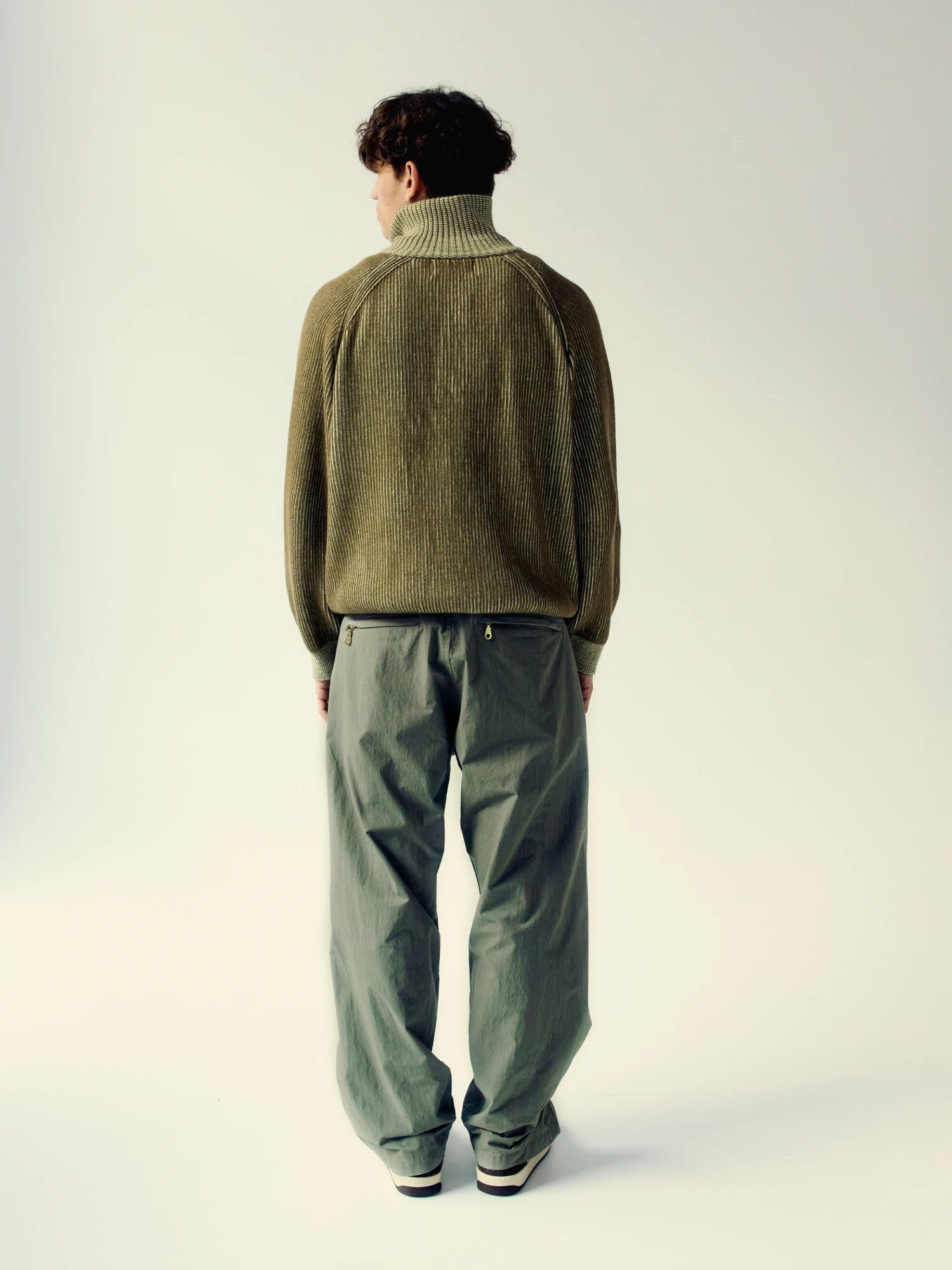 Брюки YESEYESEE CN Vertical Zip Pants Sage Green