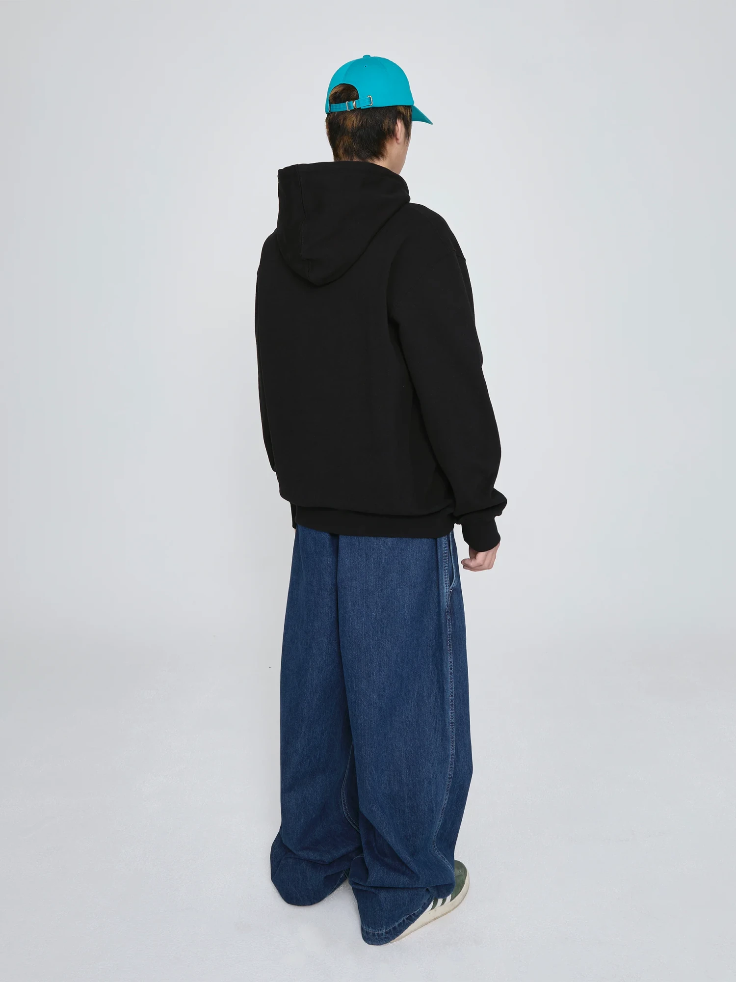 Худи YESEYESEE Arch Logo Hoodie Black