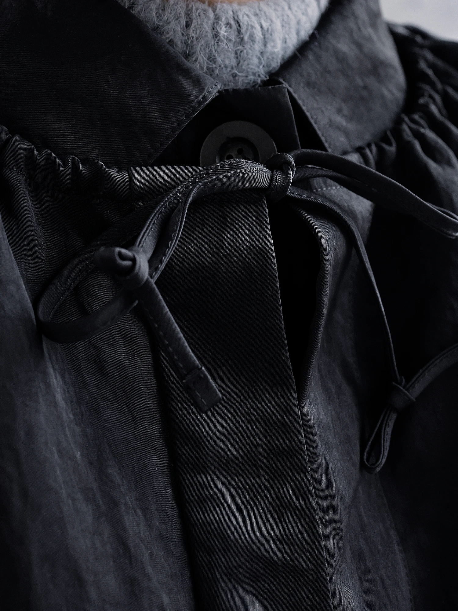 Женская ветровка EPINGLER Shirring Outshirts Black