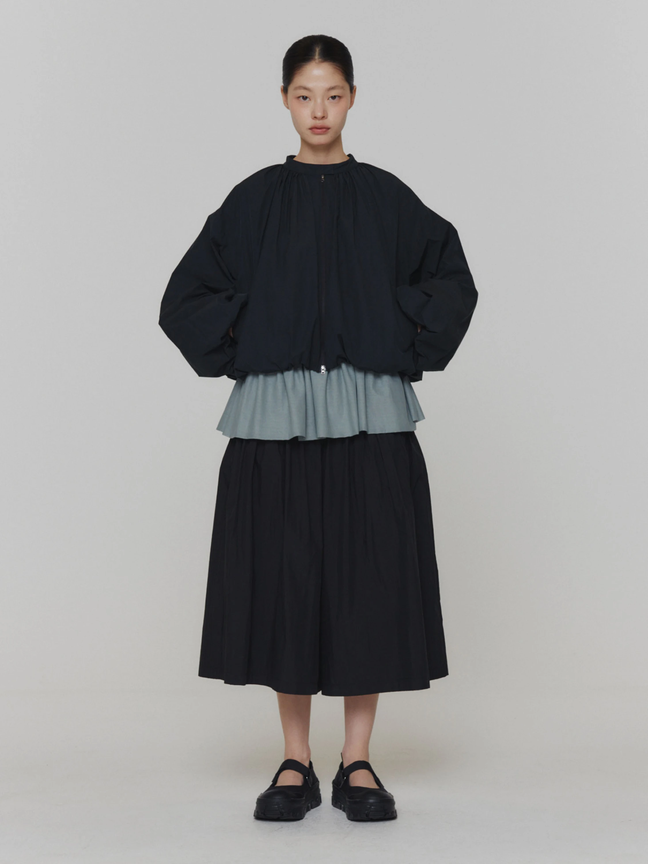Женские брюки AMOMENTO Shirring Flare Pants Black