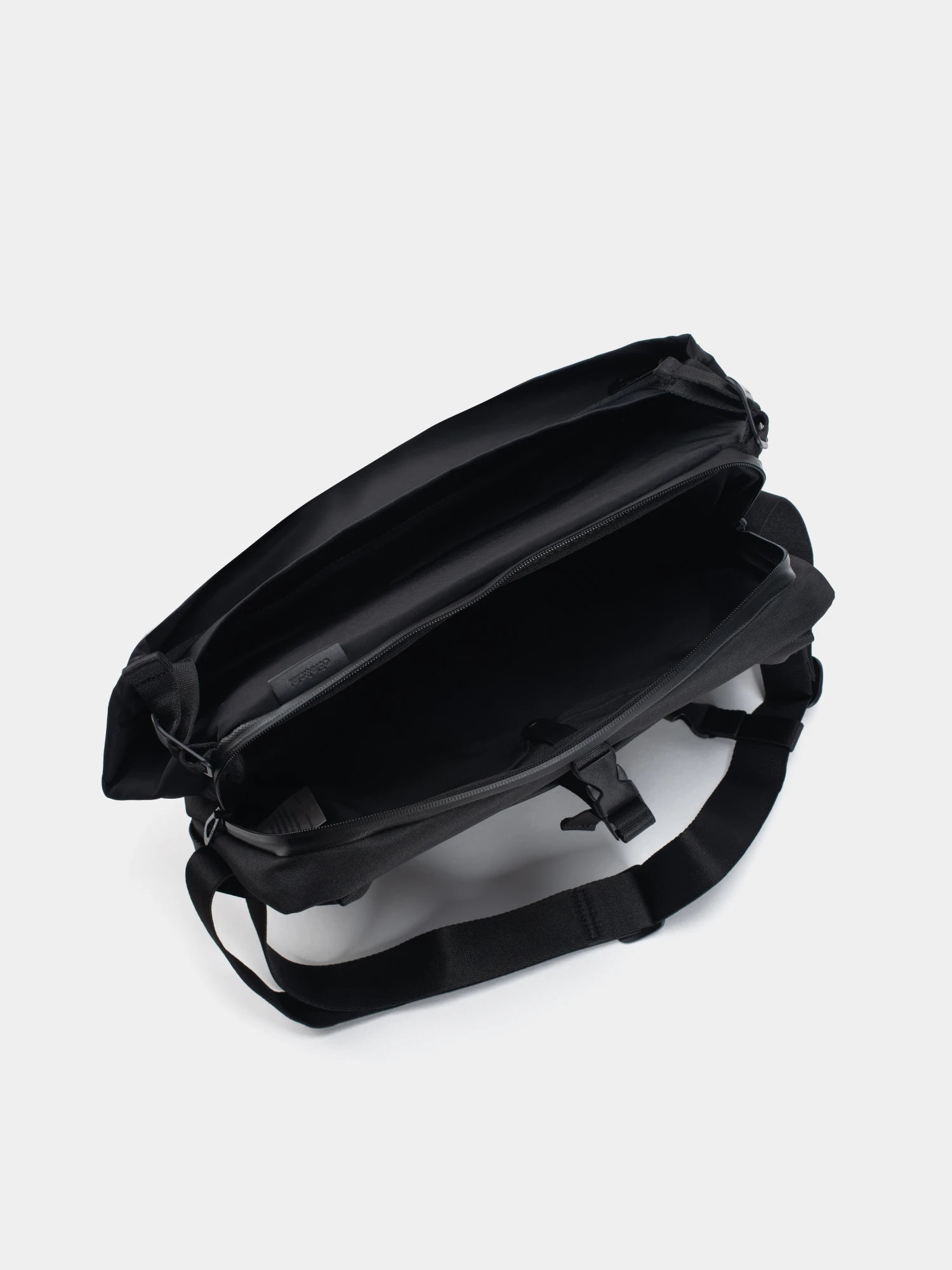 Сумка COTE&CIEL Messengers Riss Smooth Black