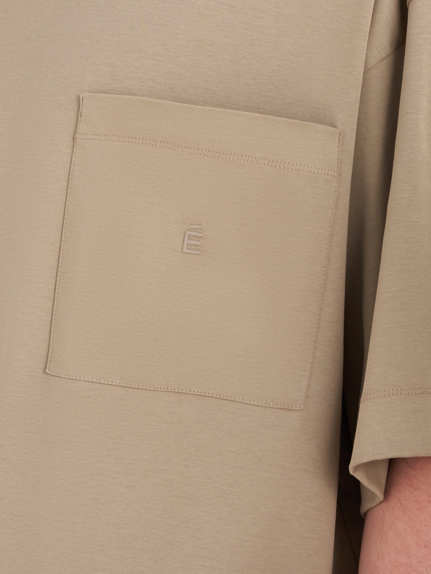 Футболка Études Oversized Pocket É Beige