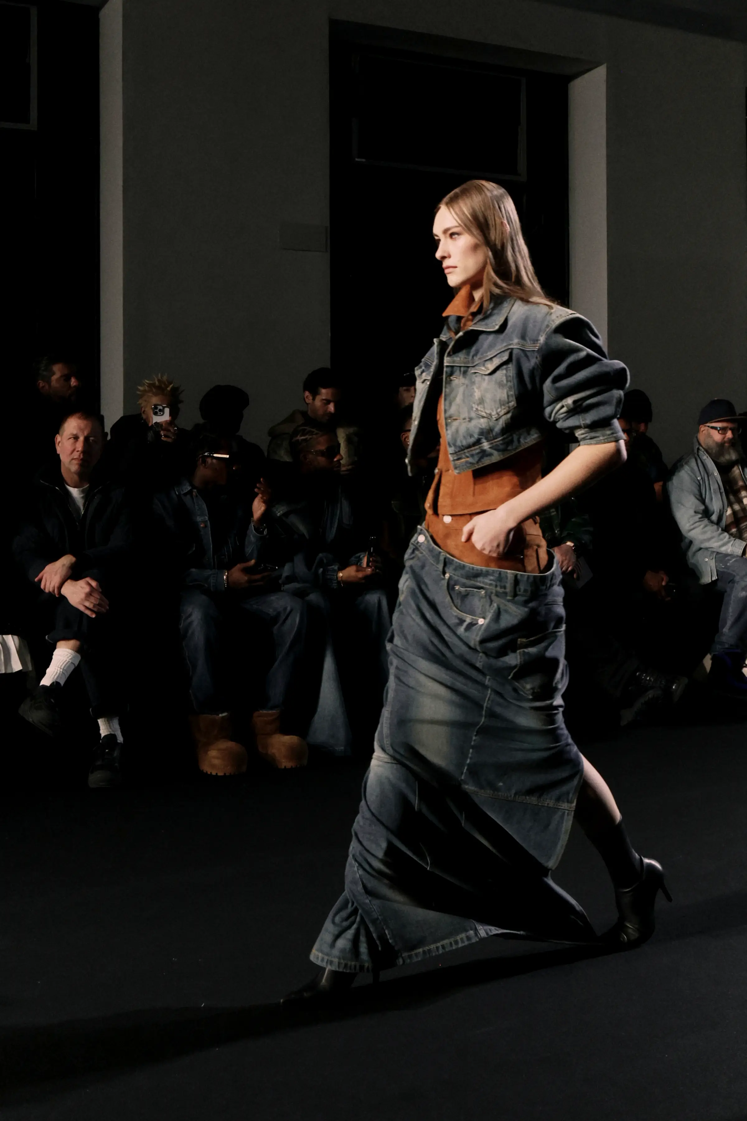 Juun.J FW’25 — новое исследование «уличного пошива» и современной классики