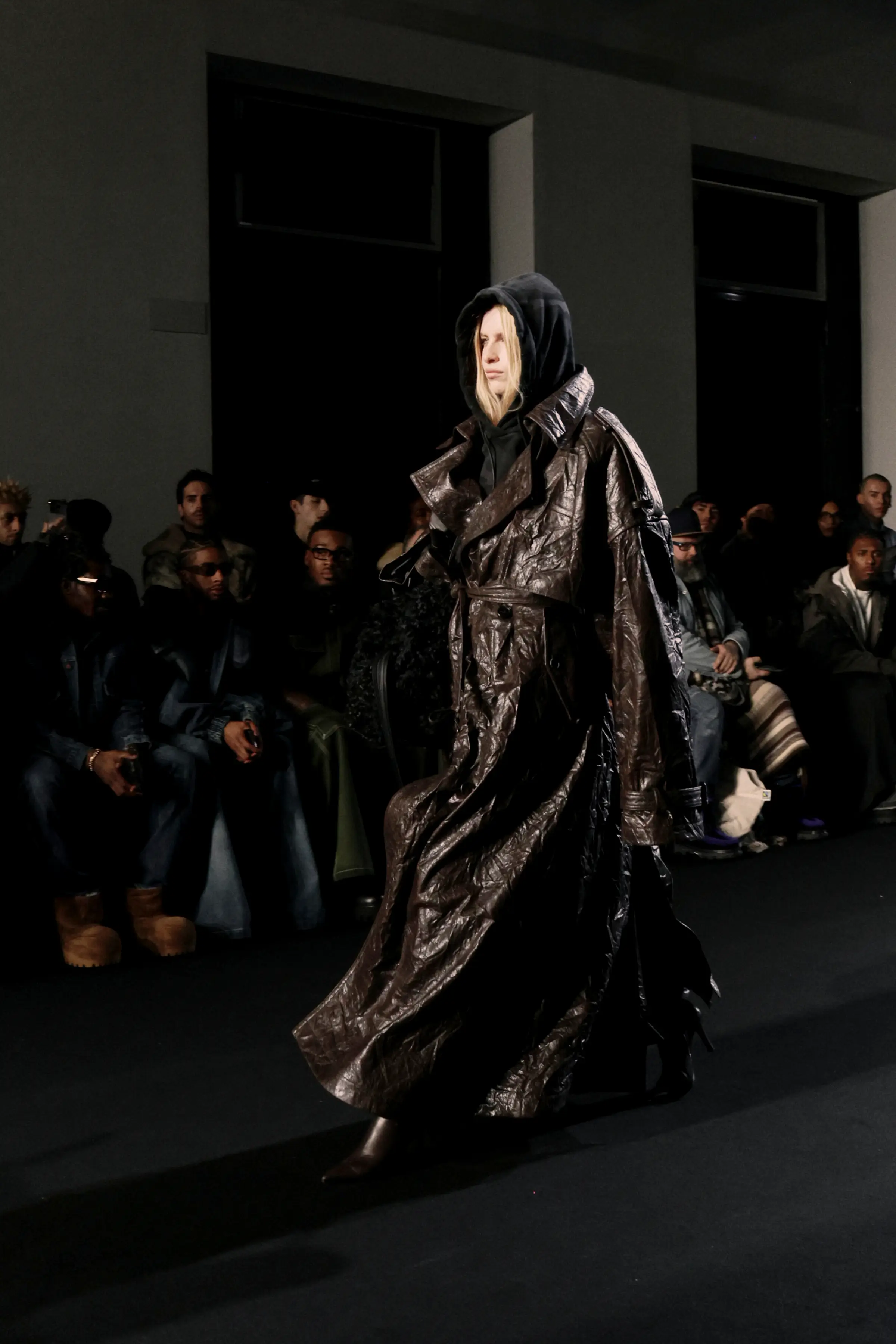Juun.J FW’25 — новое исследование «уличного пошива» и современной классики
