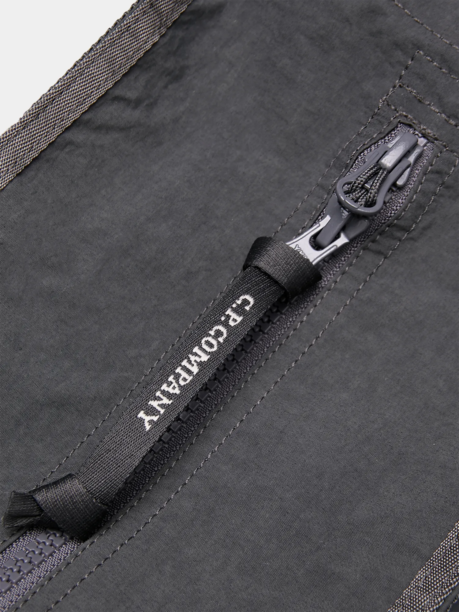 Сумка C.P. Company Plain Paper Touch Zipped Bag Smoked Pearl