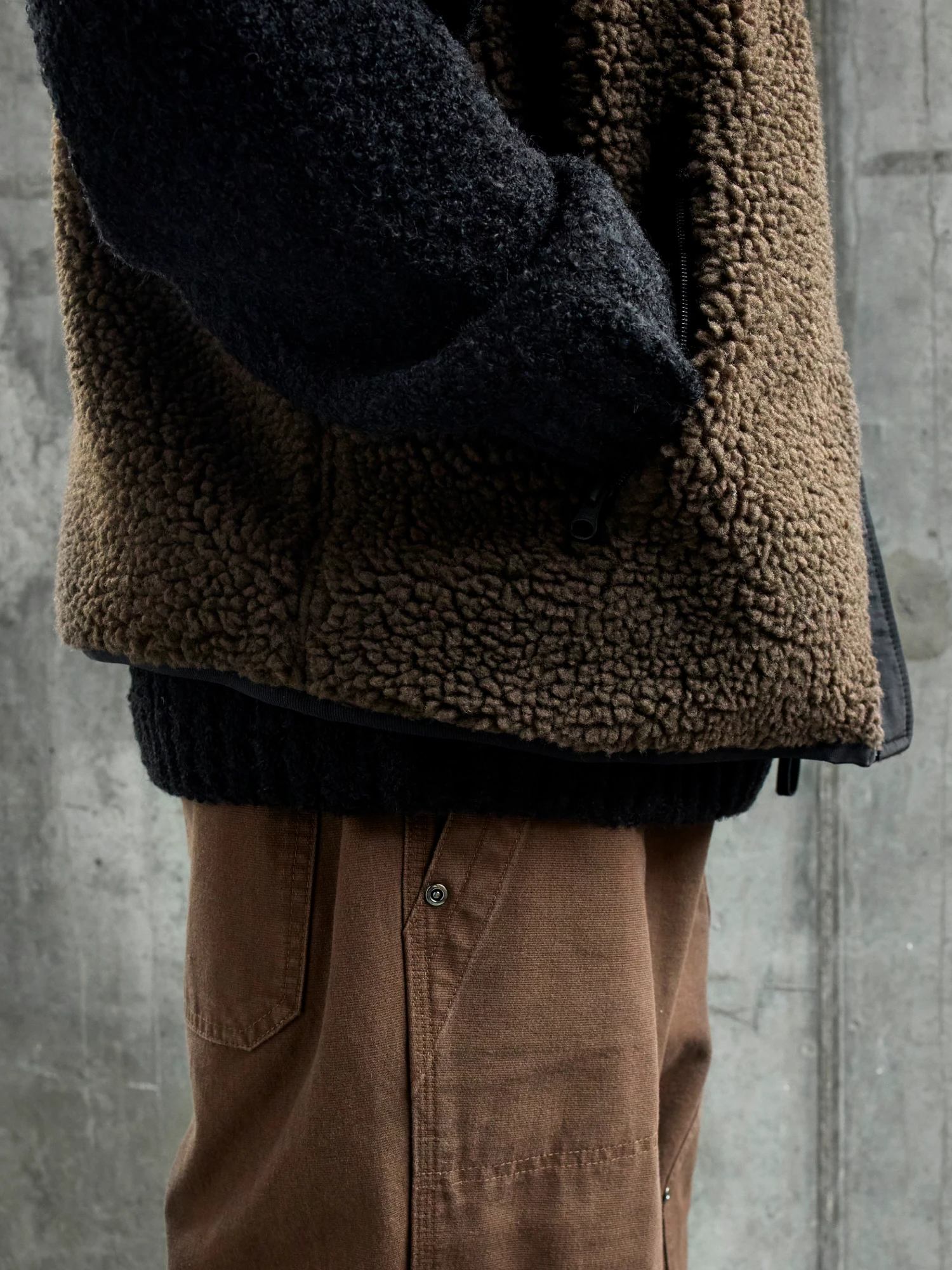 Жилет FrizmWORKS Snug Fleece Dark Brown