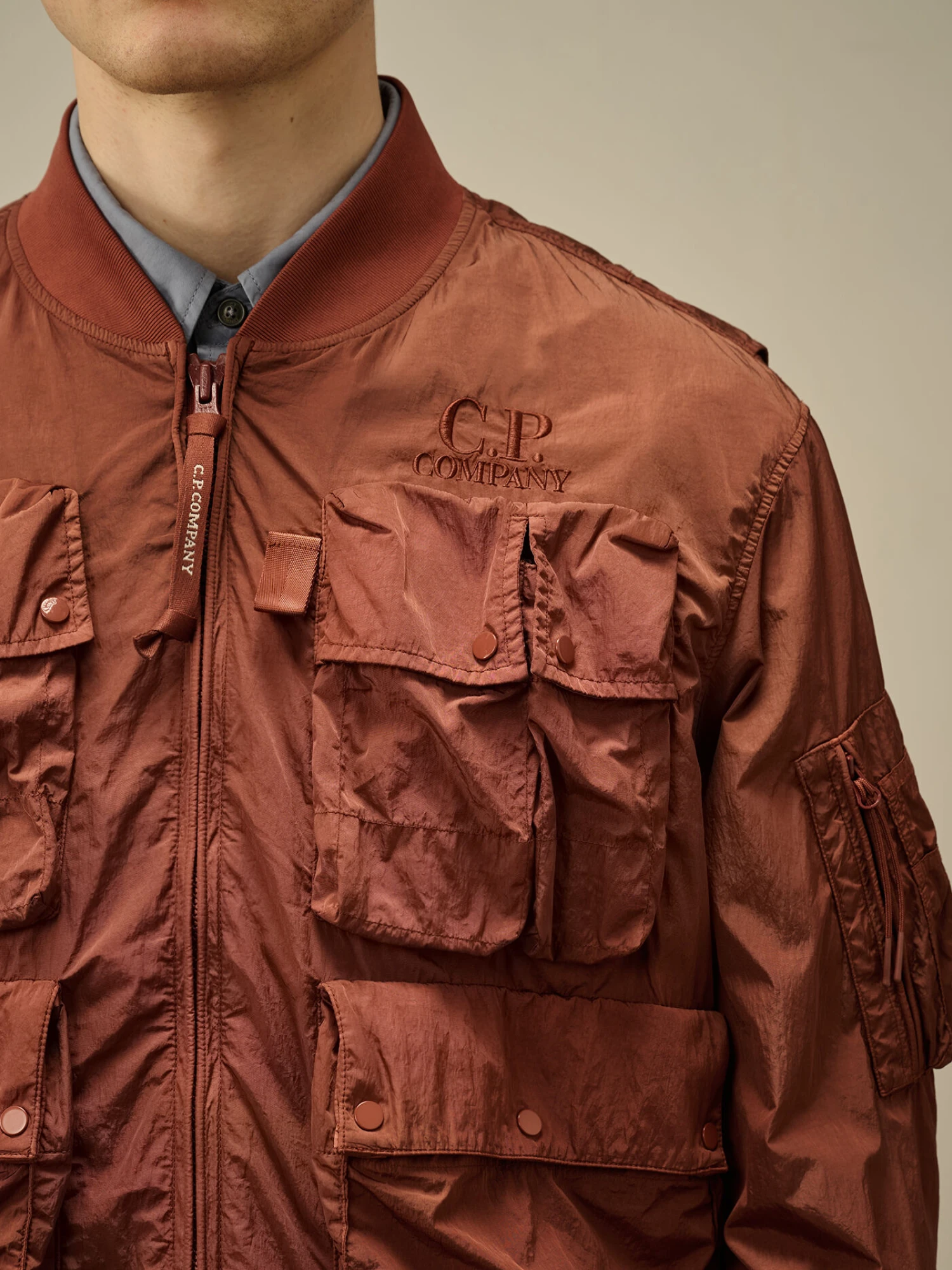 Бомбер C.P. Company Chrome-R Multipocket Sable